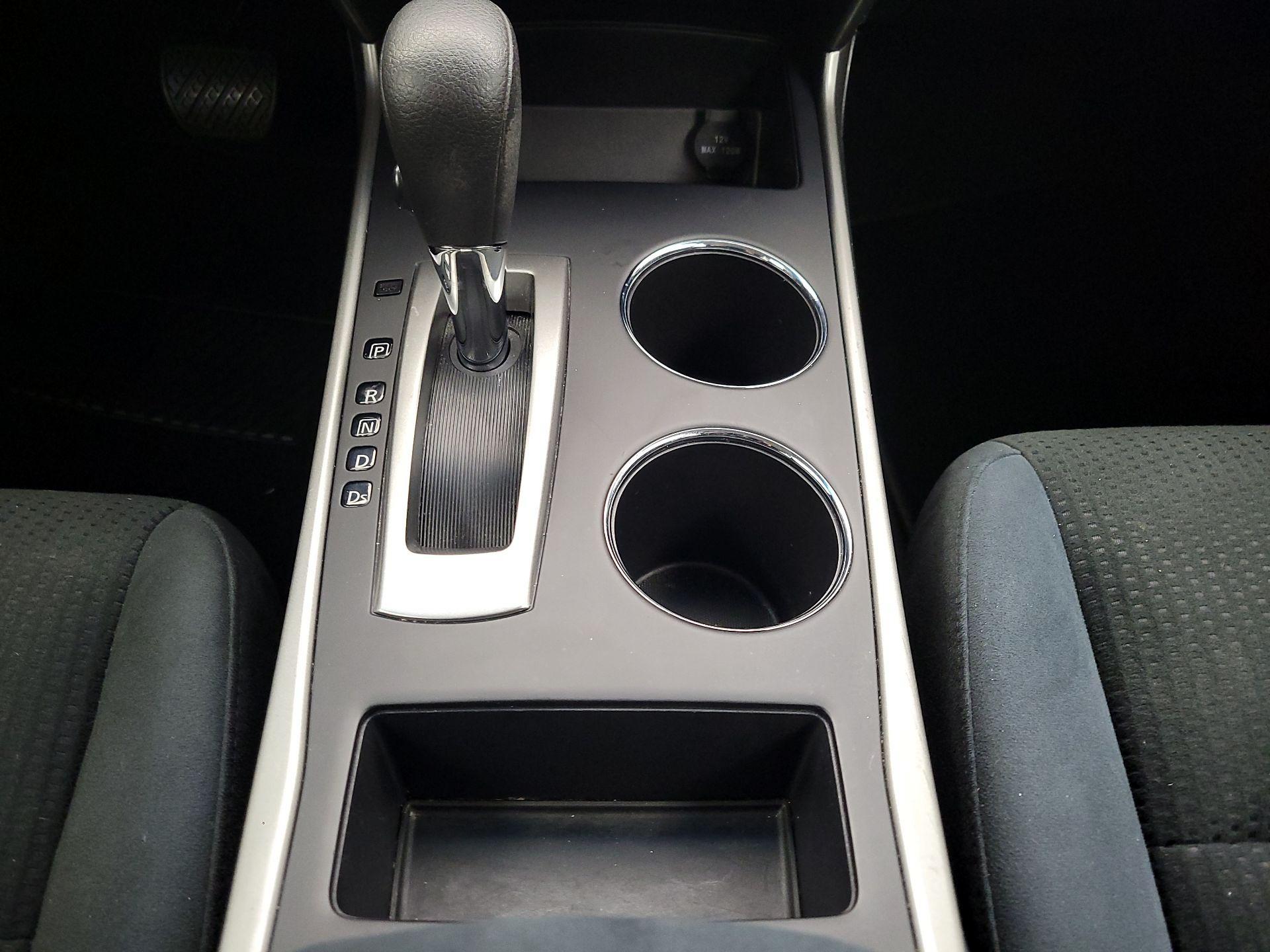 Thumbnail: 2015 Nissan Altima - 16