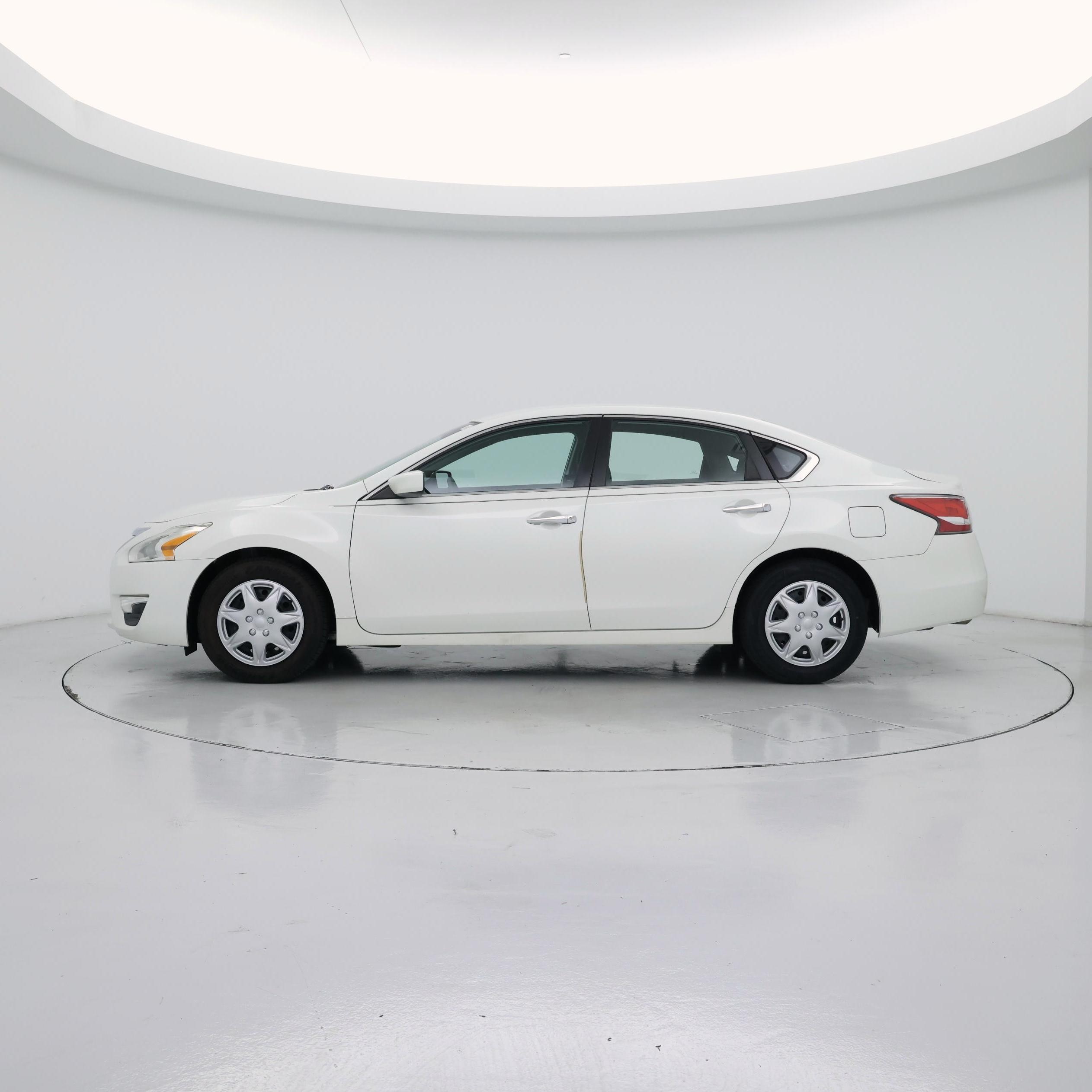 Thumbnail: 2015 Nissan Altima - 3