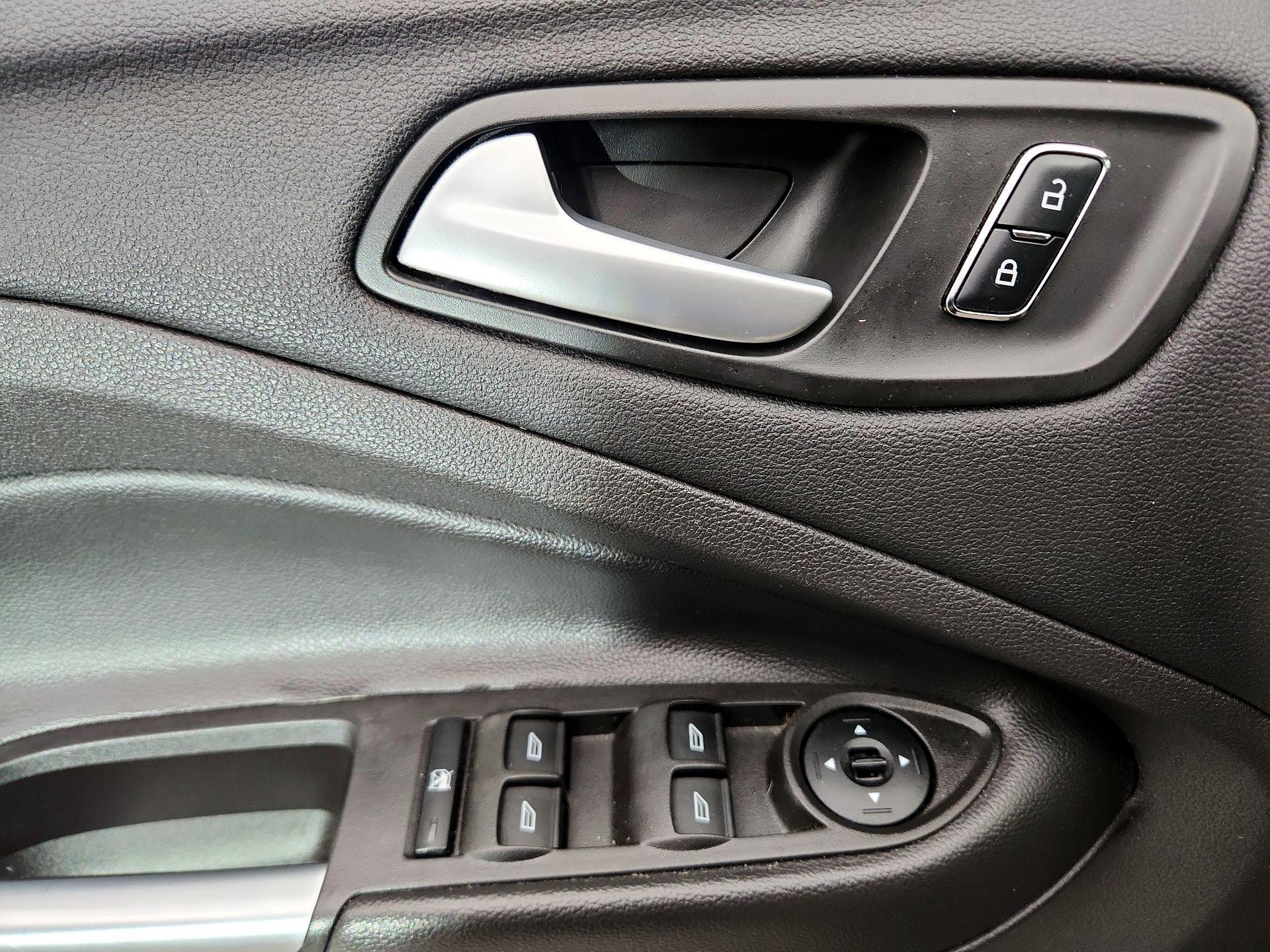 Thumbnail: 2016 Ford Escape - 12