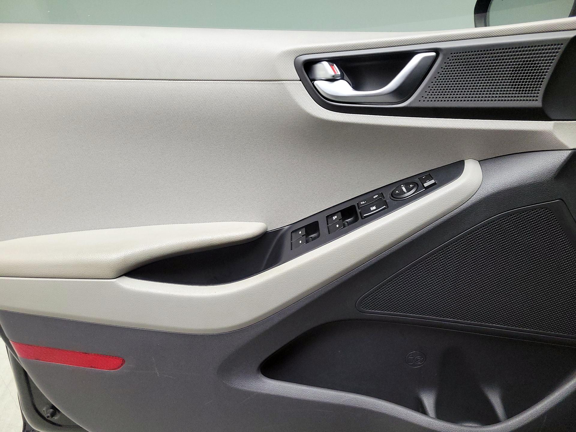 Thumbnail: 2017 Hyundai Ioniq - 12