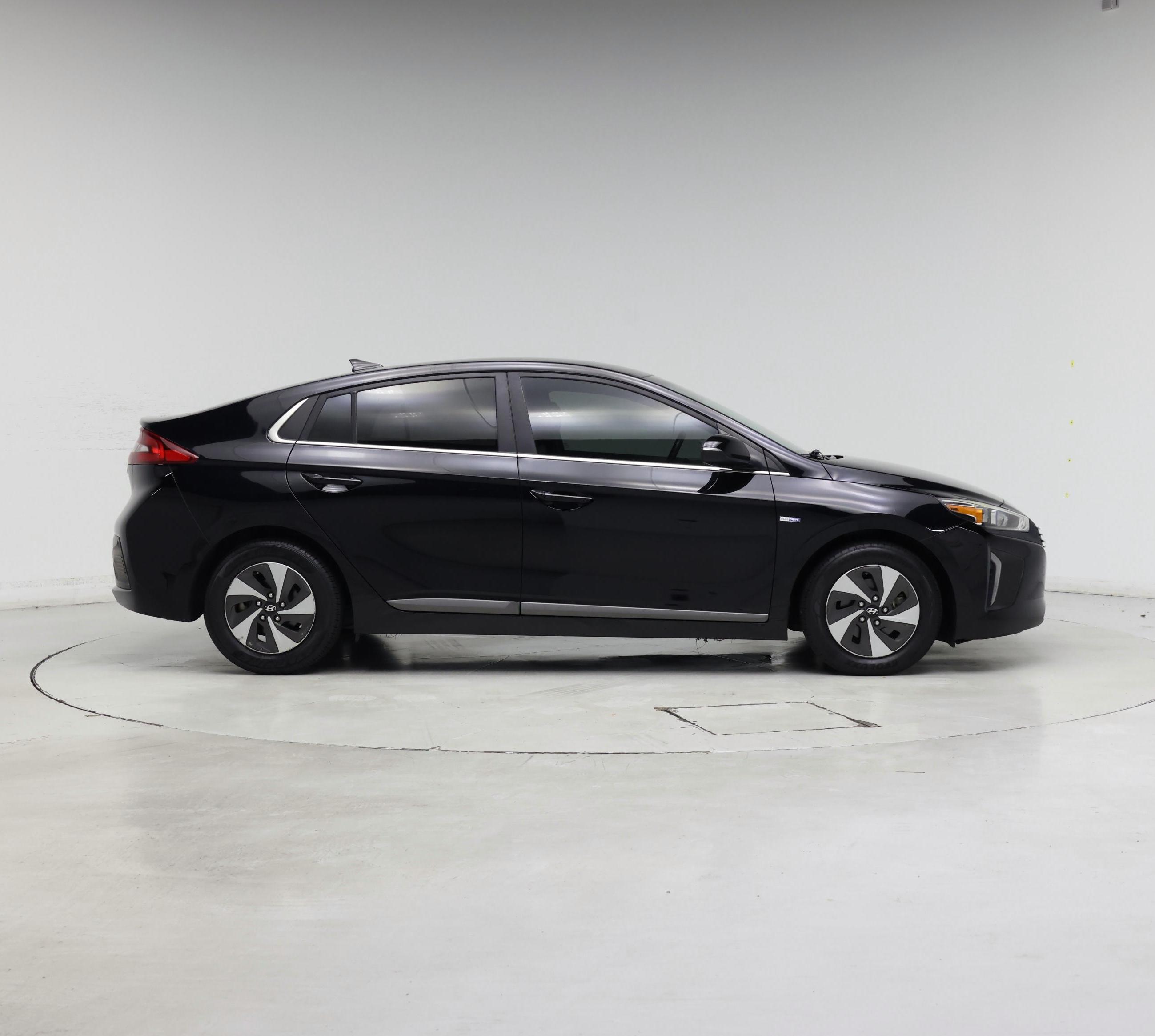 Thumbnail: 2017 Hyundai Ioniq - 7