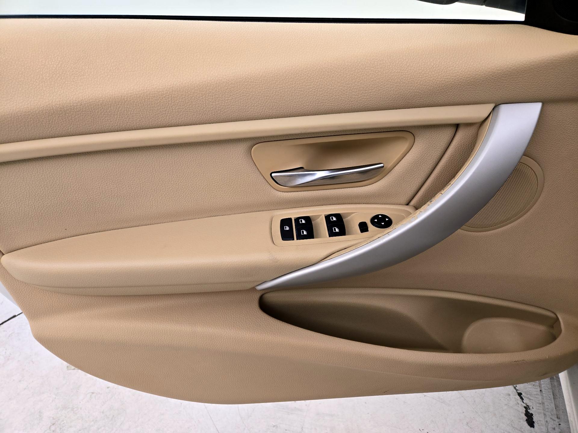 Thumbnail: 2015 BMW 3 Series - 12