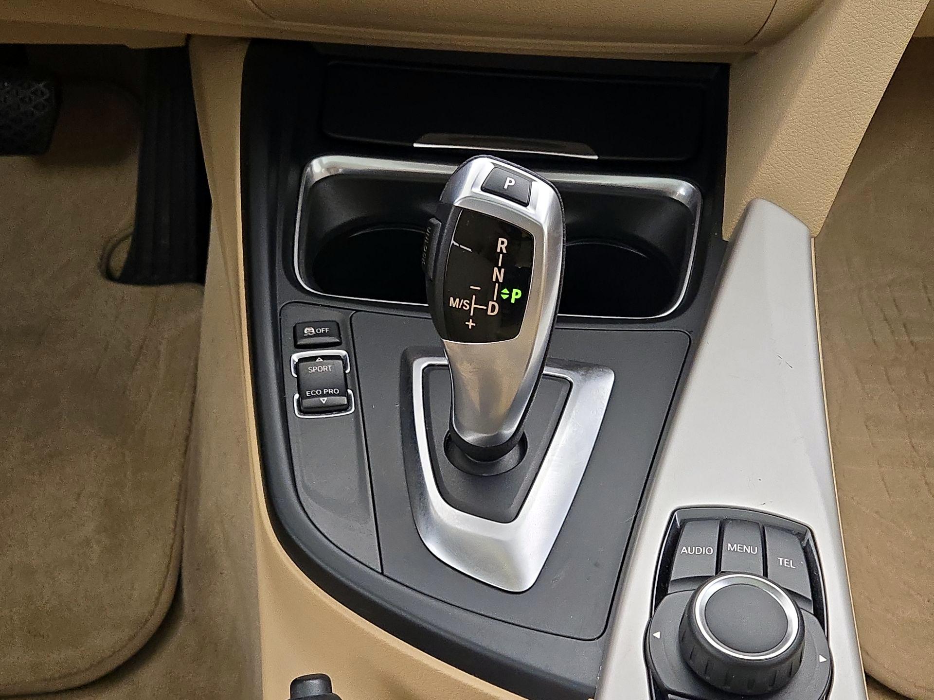 Thumbnail: 2015 BMW 3 Series - 16