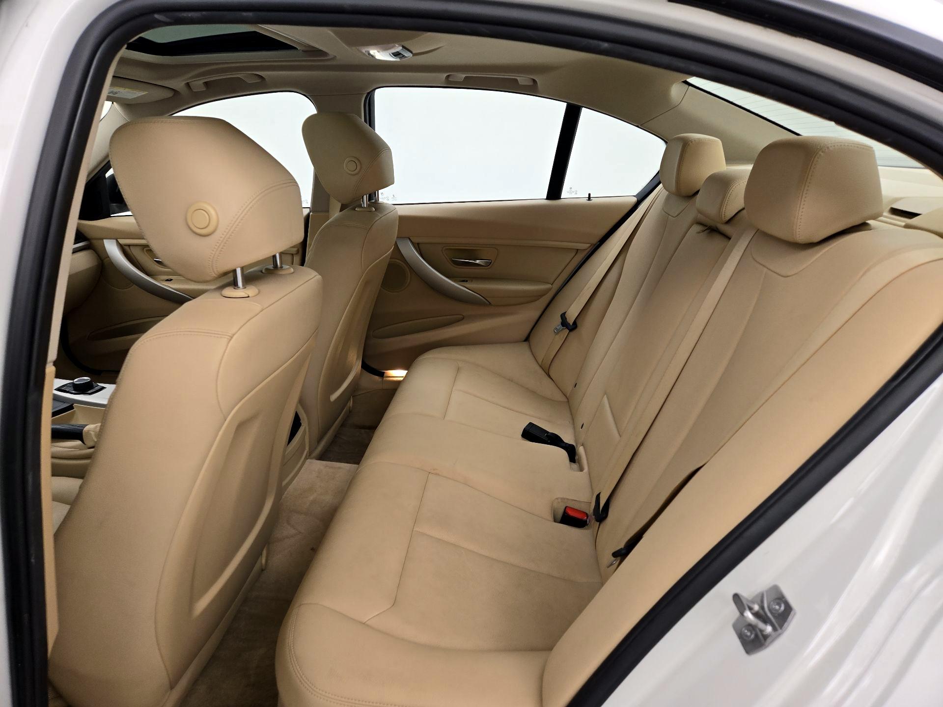 Thumbnail: 2015 BMW 3 Series - 19