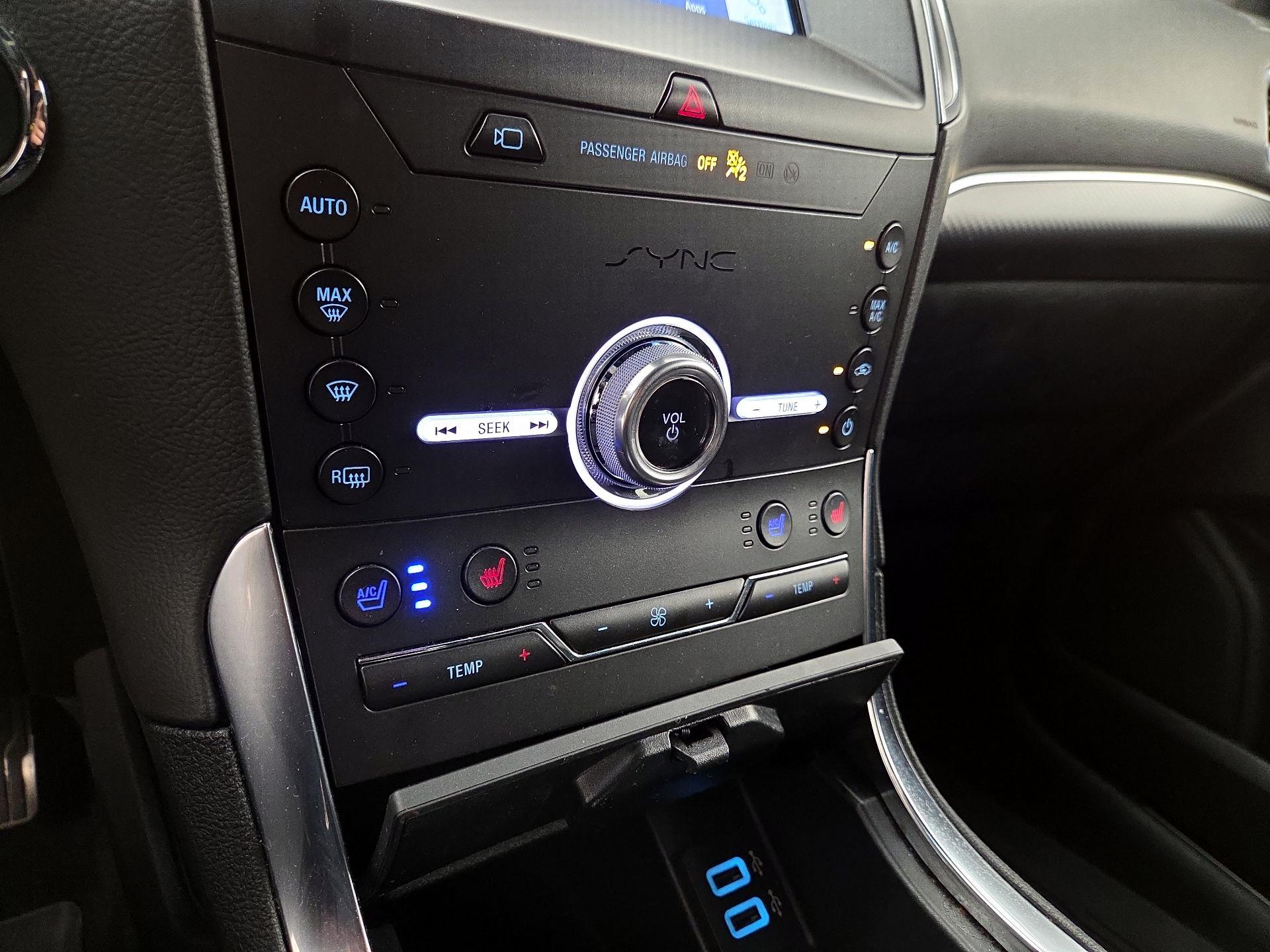 Thumbnail: 2020 Ford Edge - 14