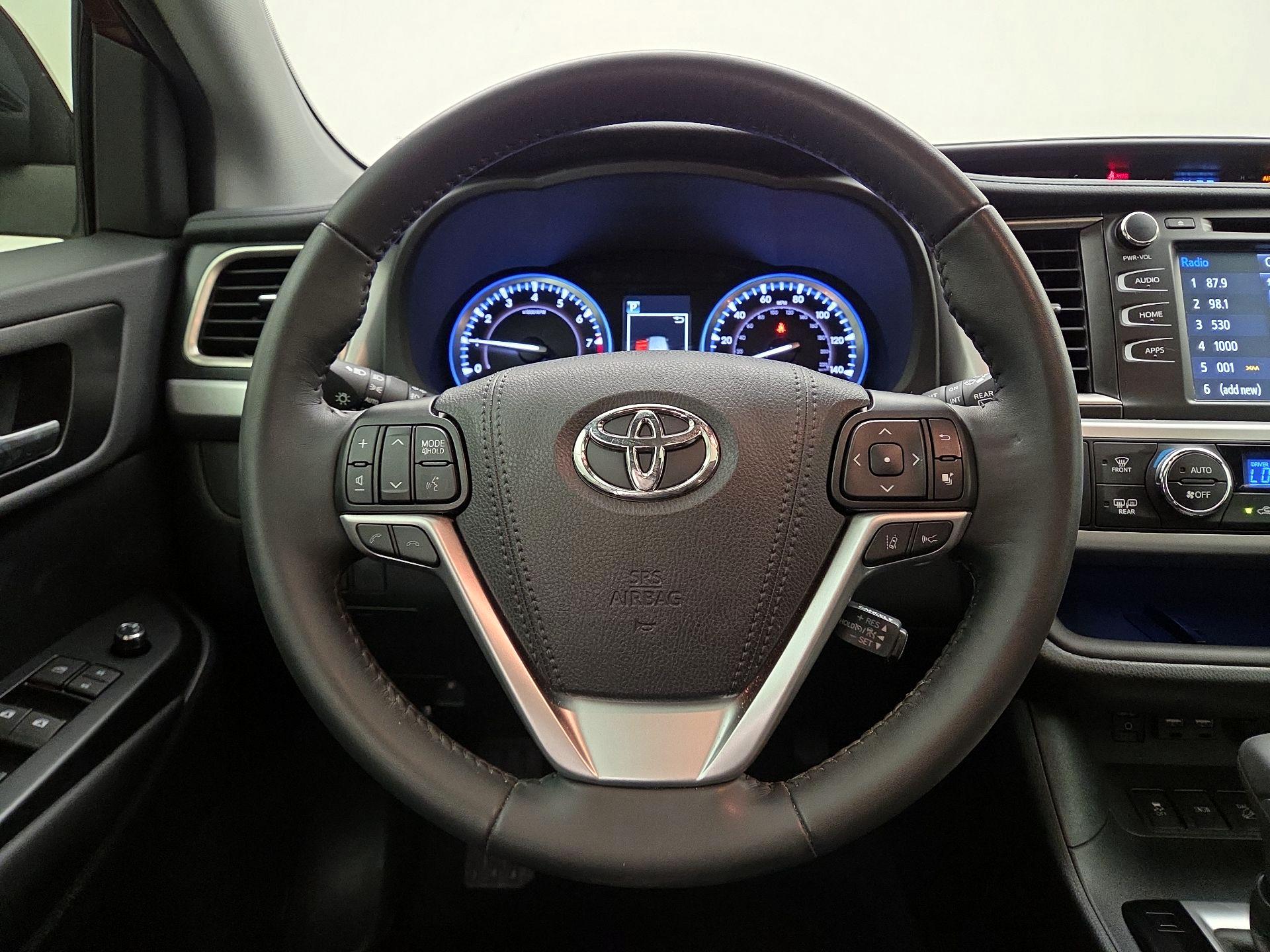 Thumbnail: 2019 Toyota Highlander - 10