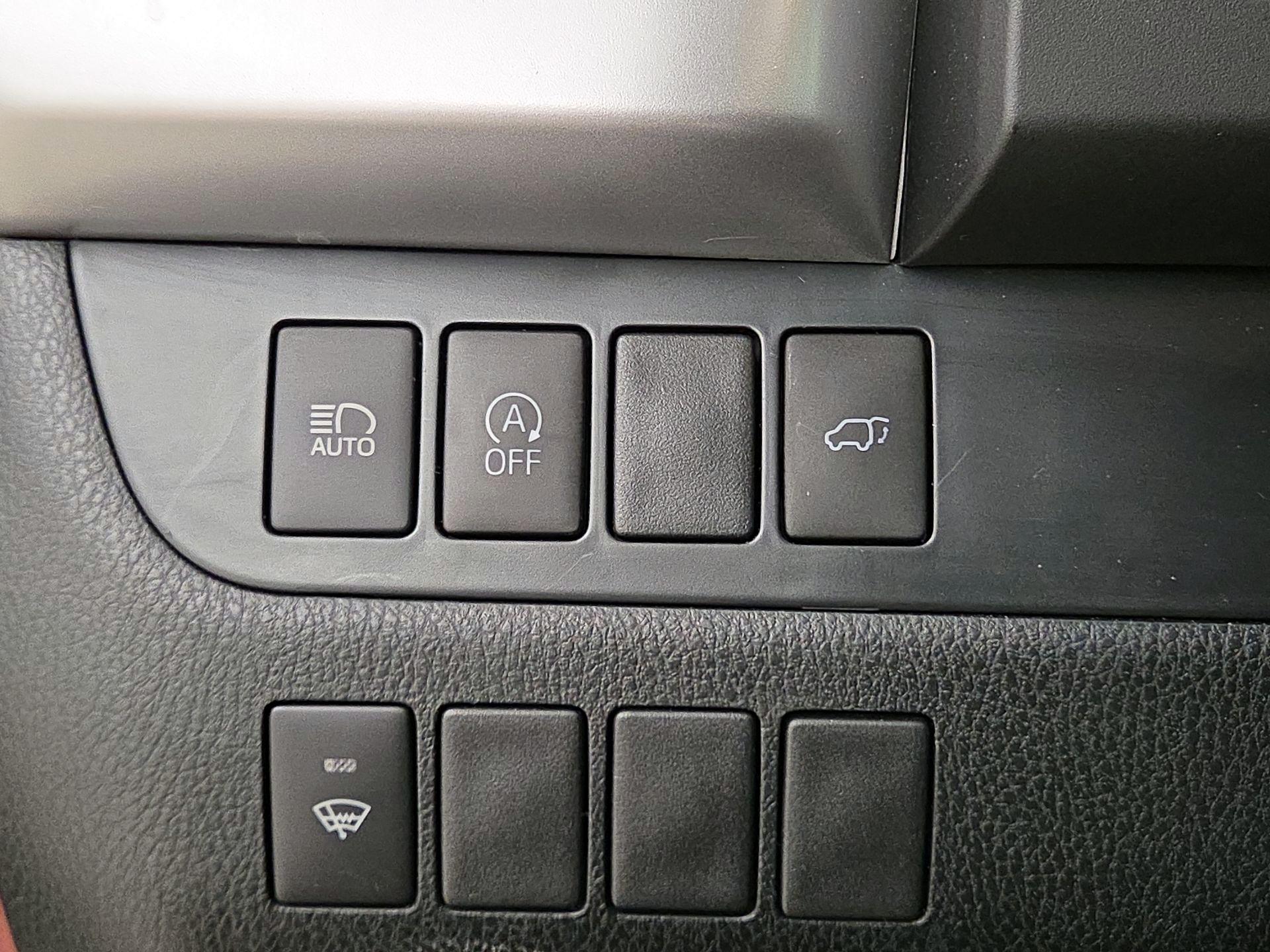 Thumbnail: 2019 Toyota Highlander - 13