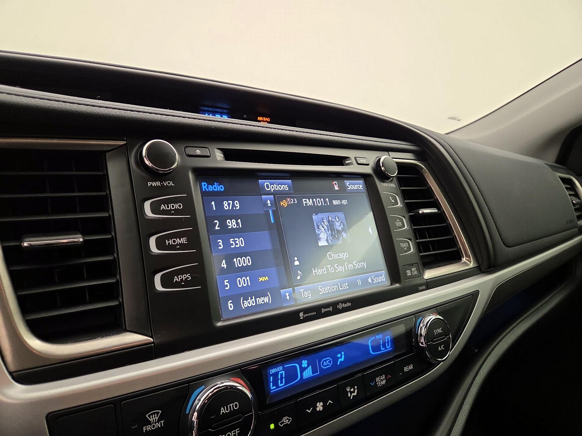 Thumbnail: 2019 Toyota Highlander - 15