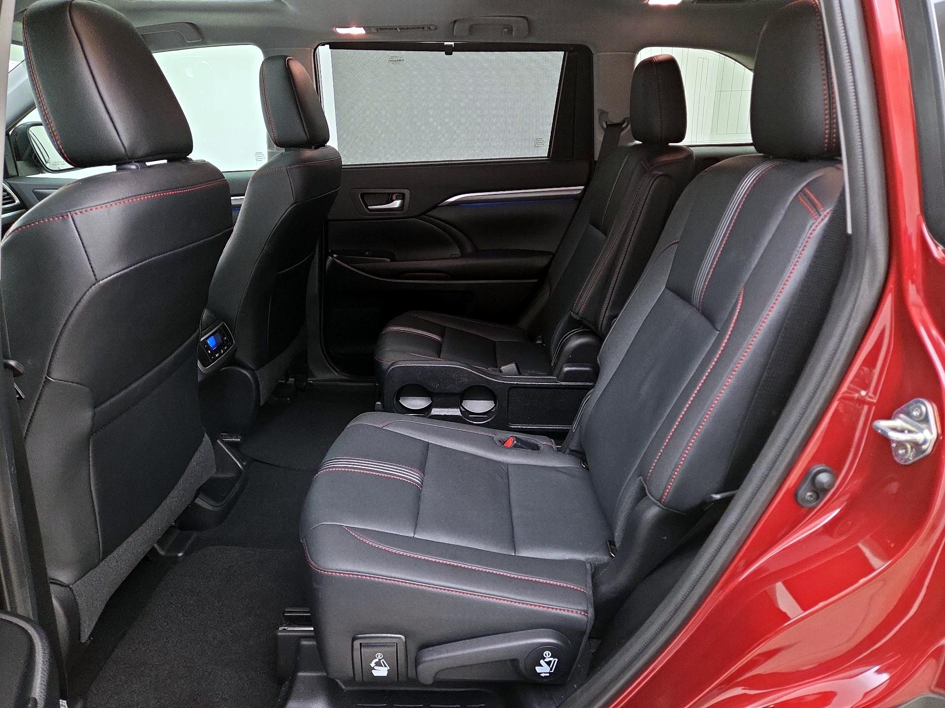 Thumbnail: 2019 Toyota Highlander - 20