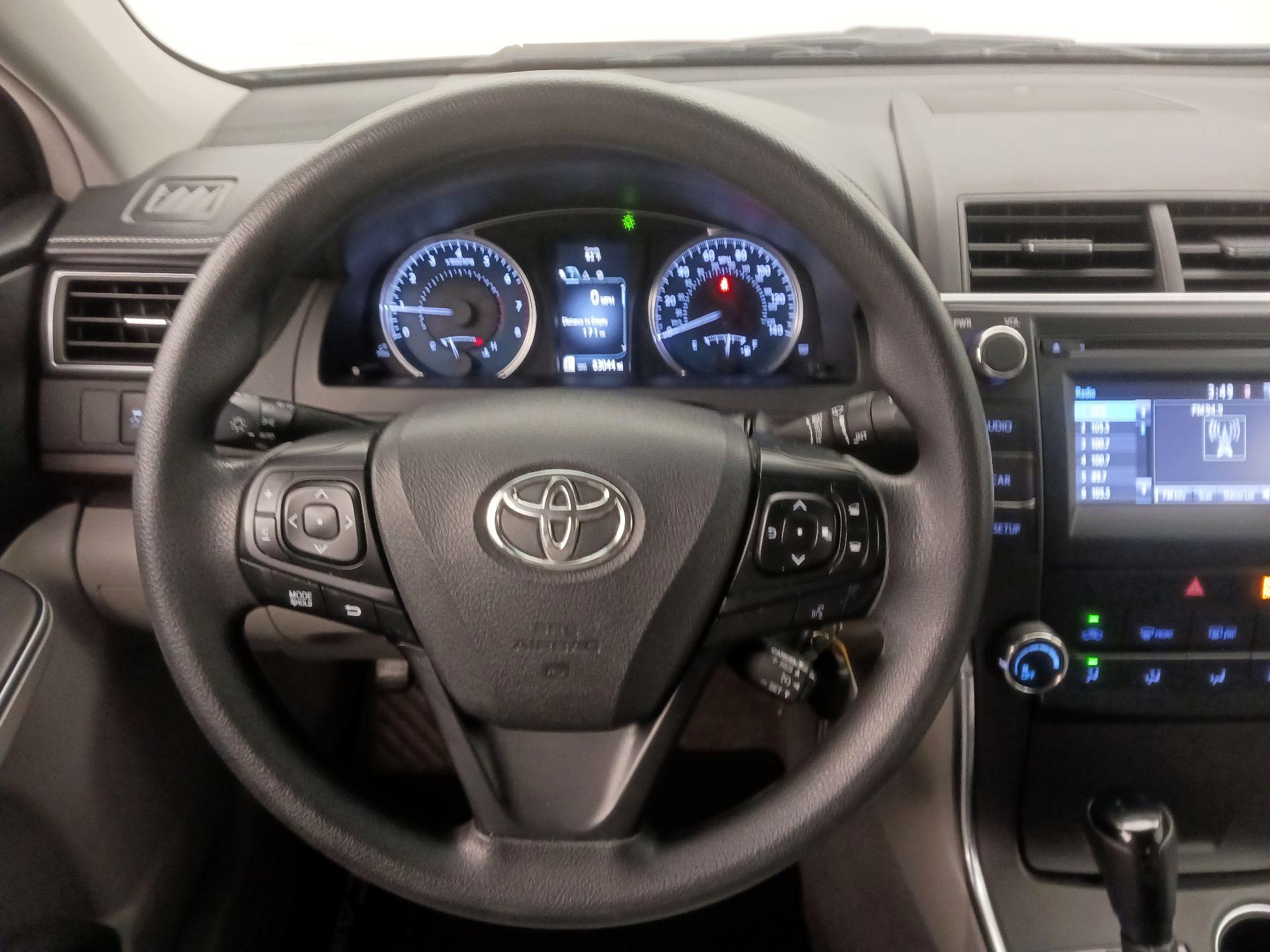 Thumbnail: 2017 Toyota Camry - 10