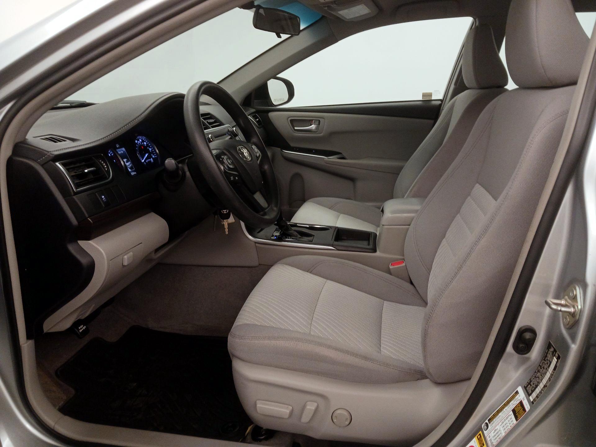 Thumbnail: 2017 Toyota Camry - 11