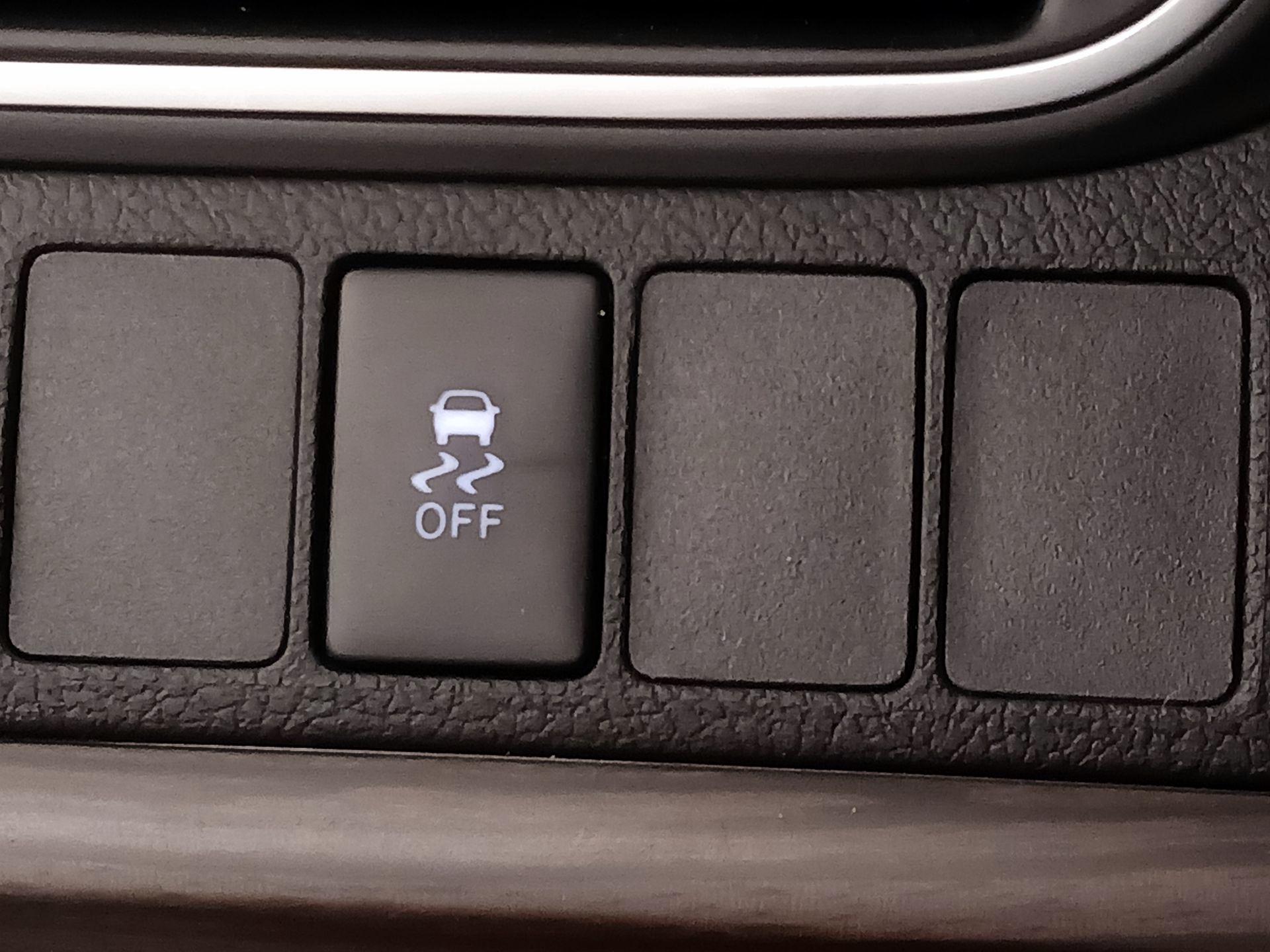Thumbnail: 2017 Toyota Camry - 13