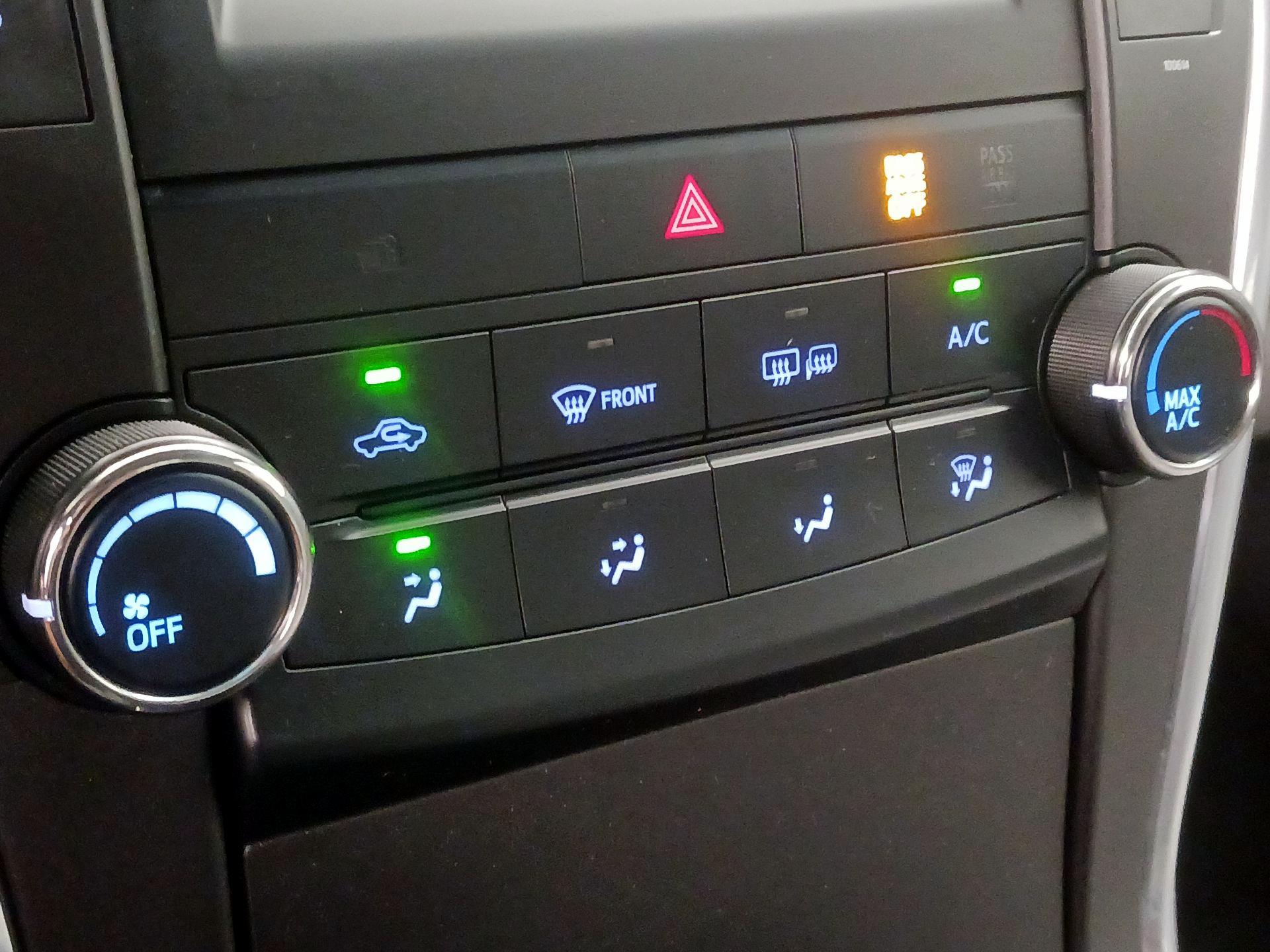 Thumbnail: 2017 Toyota Camry - 16