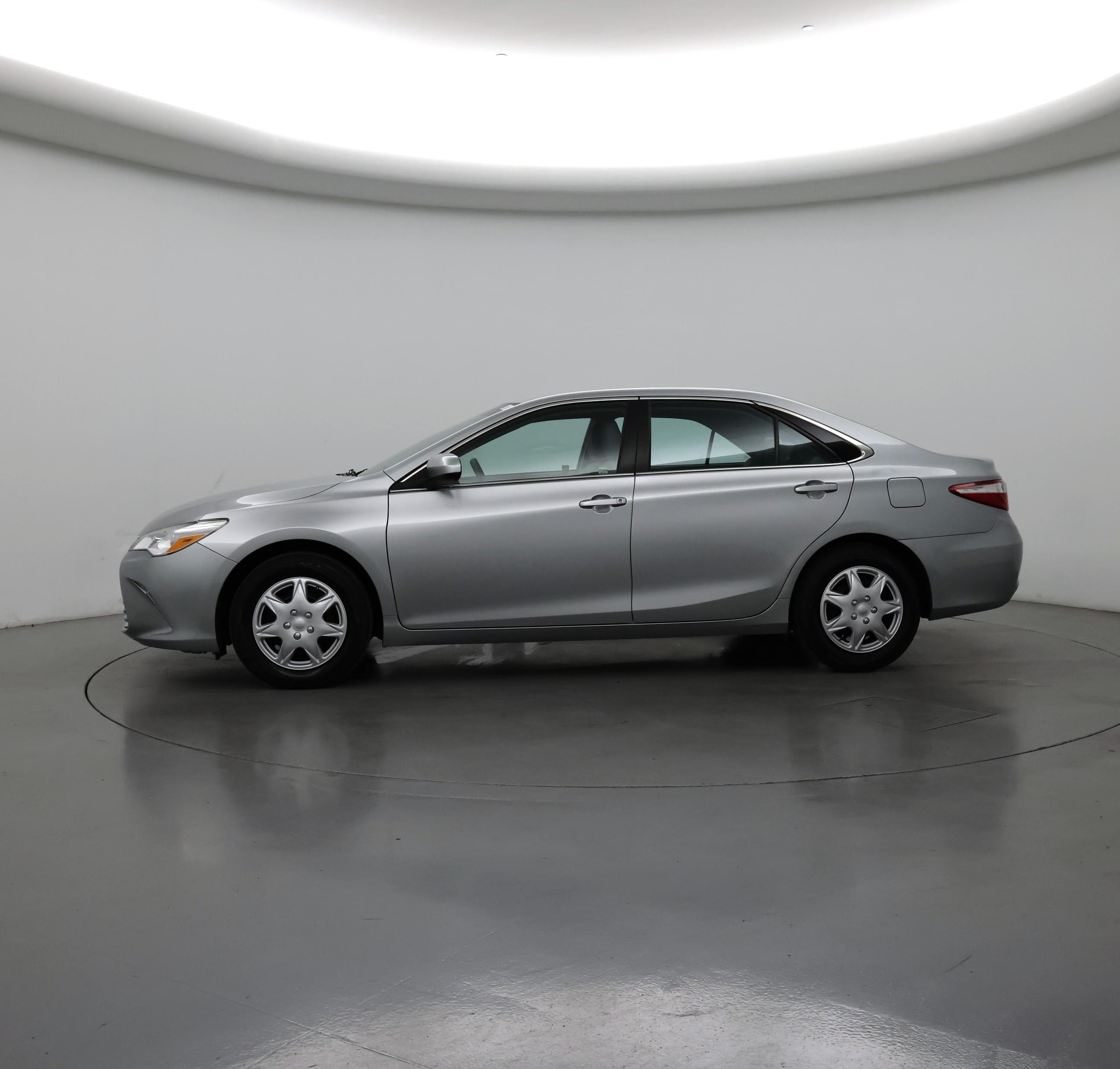 Thumbnail: 2017 Toyota Camry - 3