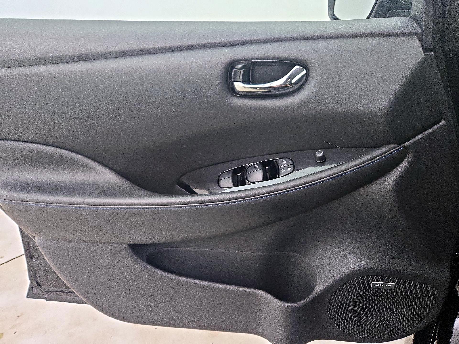 Thumbnail: 2019 Nissan Leaf - 12