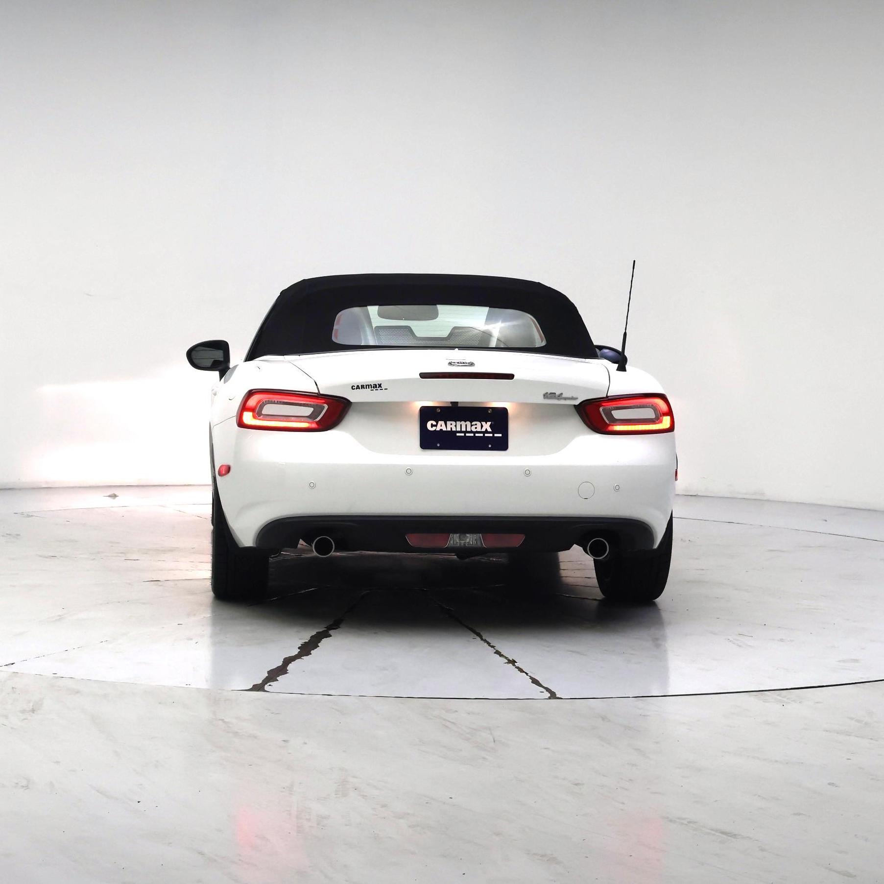 Thumbnail: 2018 Fiat 124 Spider - 6