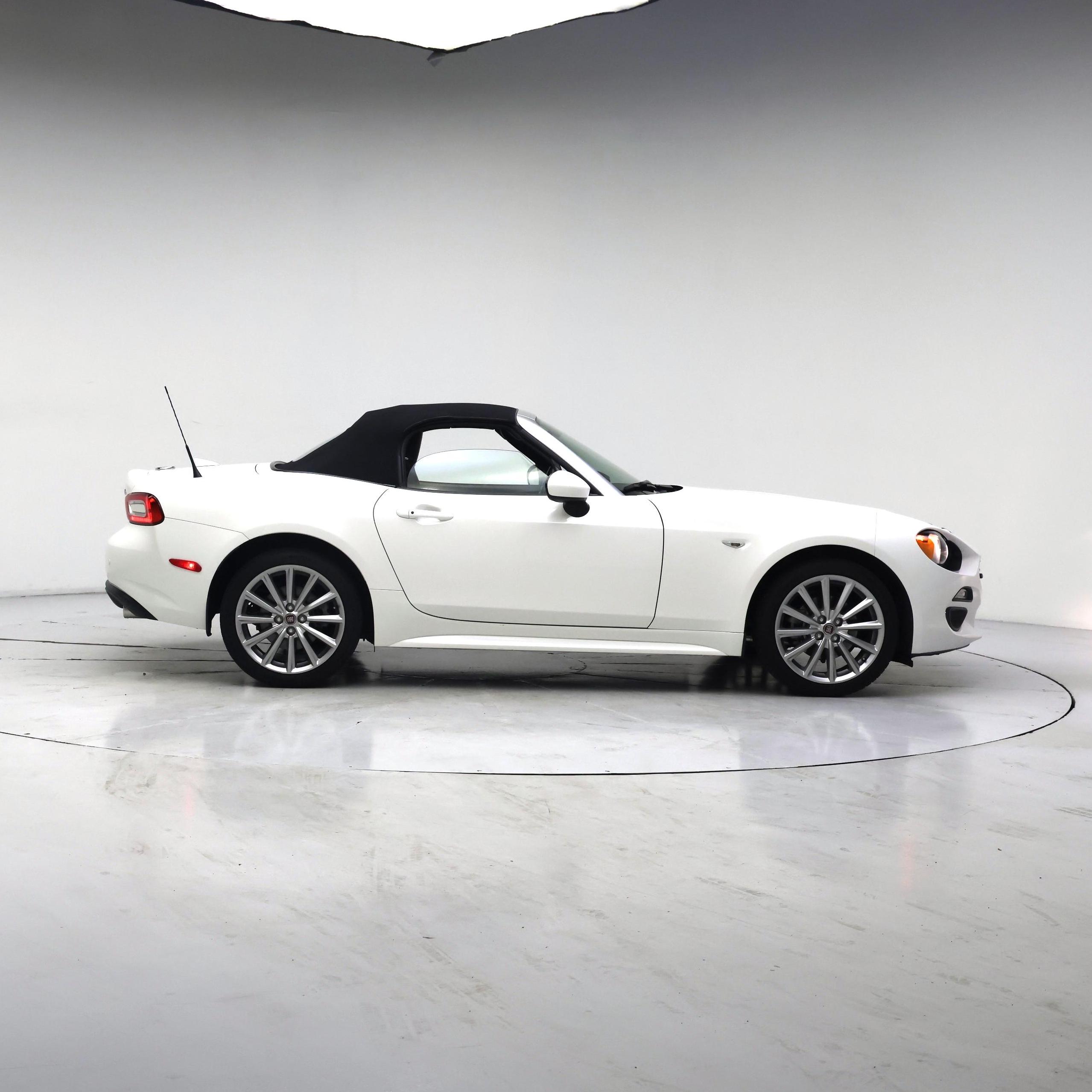 Thumbnail: 2018 Fiat 124 Spider - 7