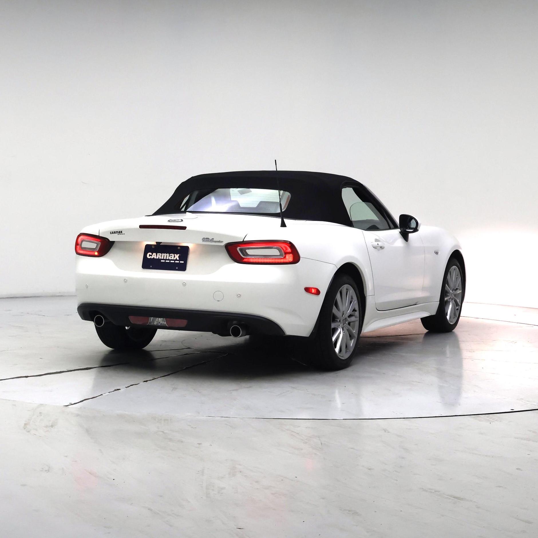 Thumbnail: 2018 Fiat 124 Spider - 8
