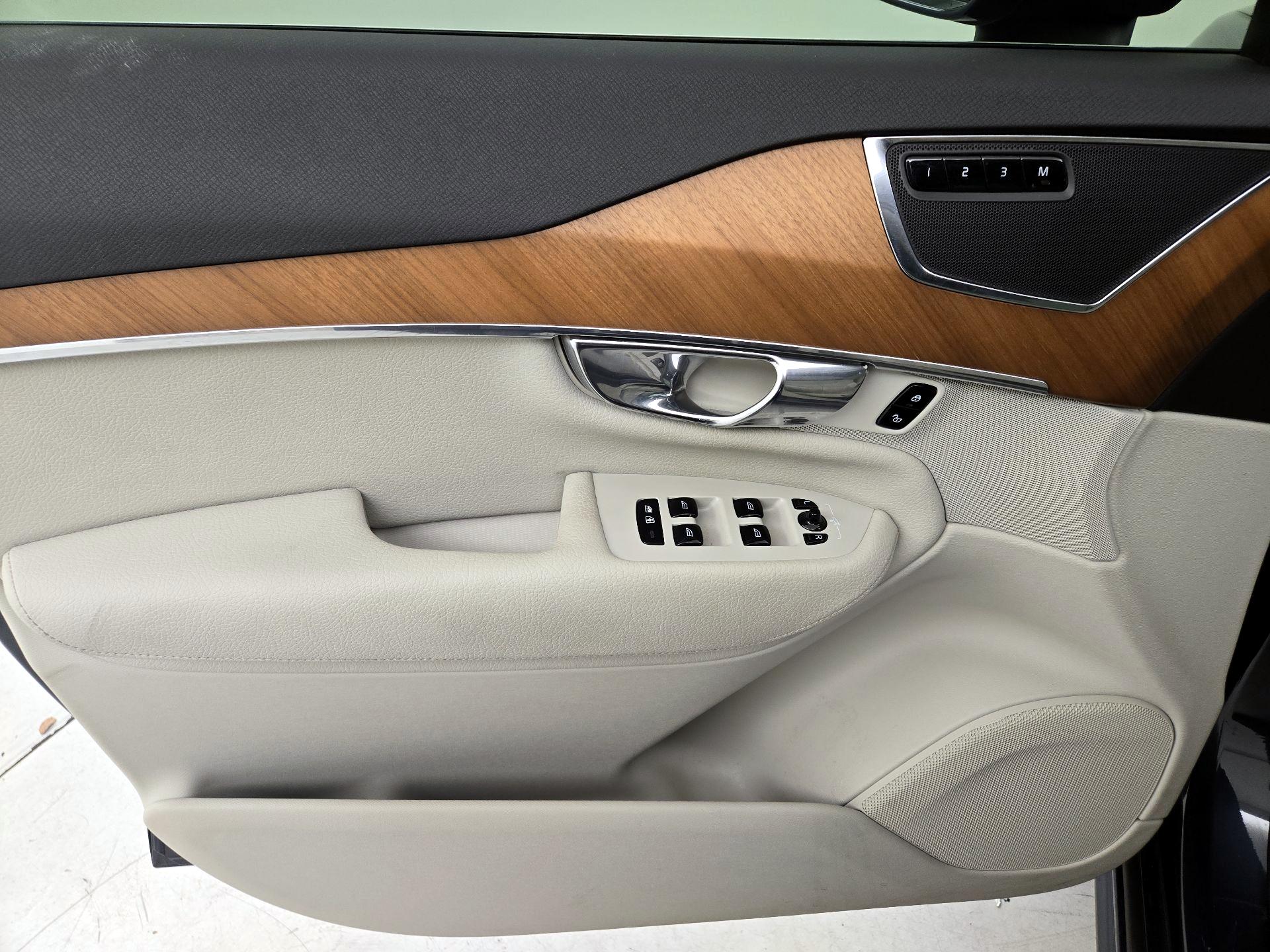 Thumbnail: 2021 Volvo XC90 - 12
