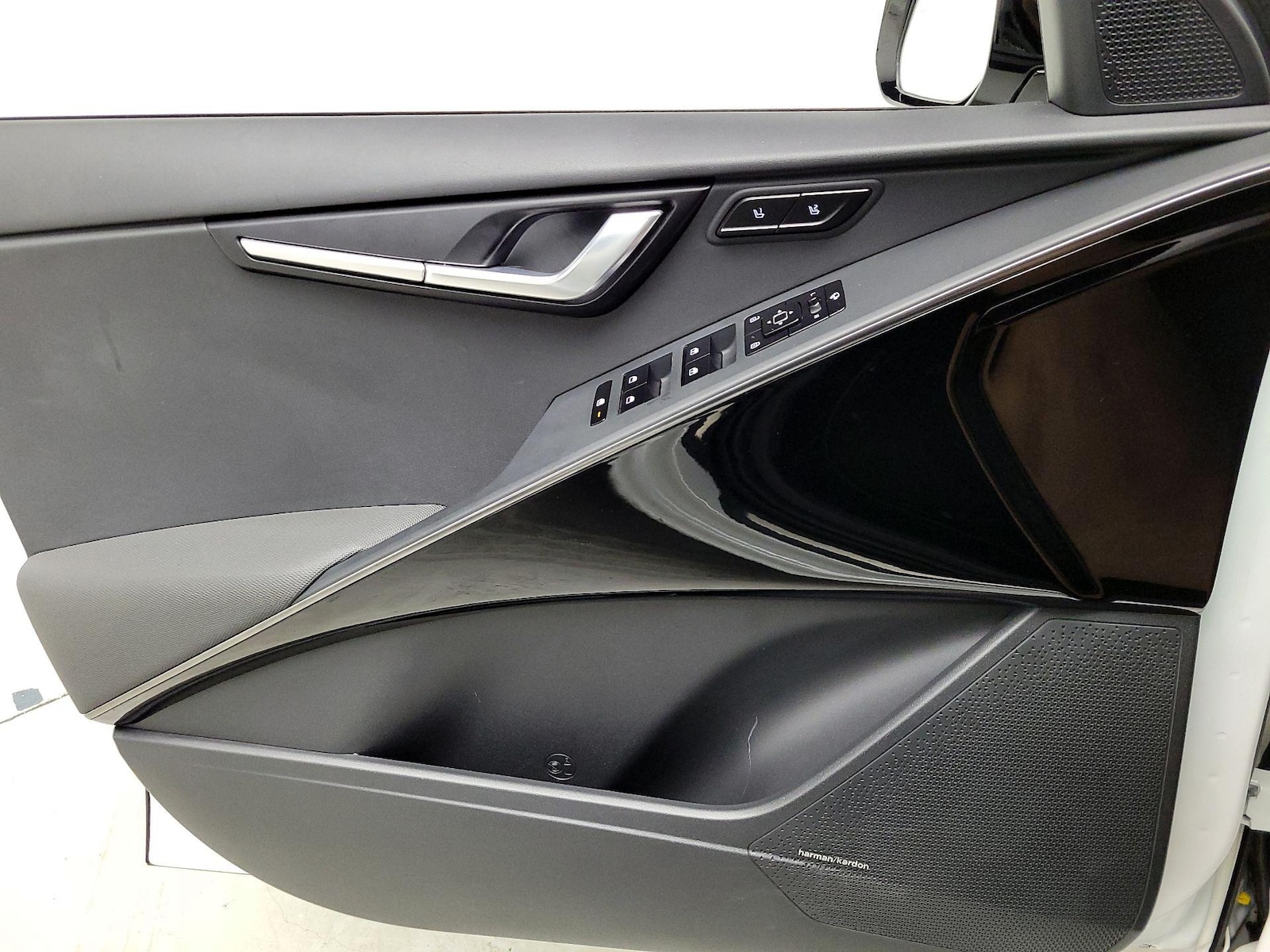 2024 Kia Niro SX Touring - Photo 13