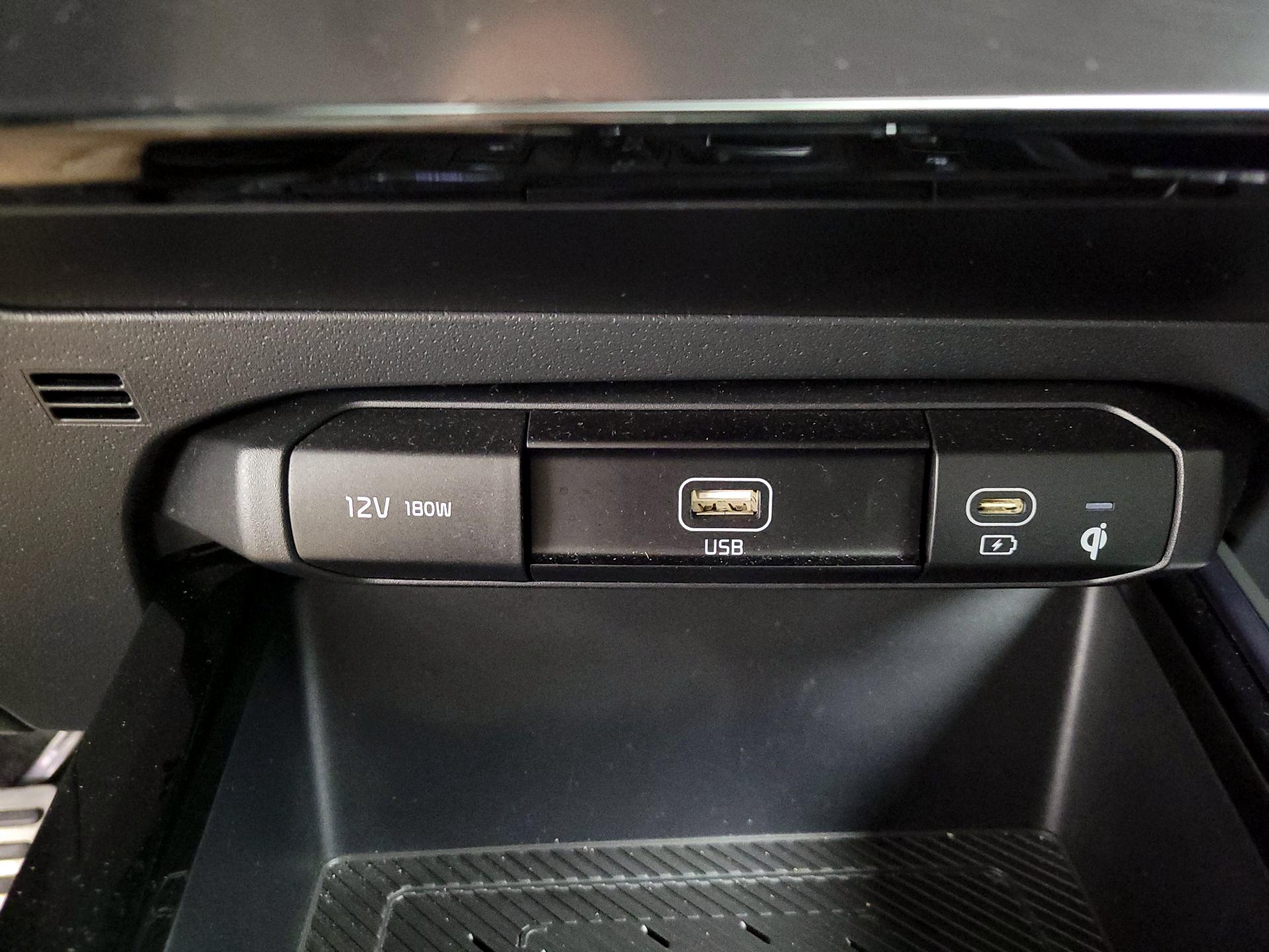 Thumbnail: 2024 Kia Niro - 19