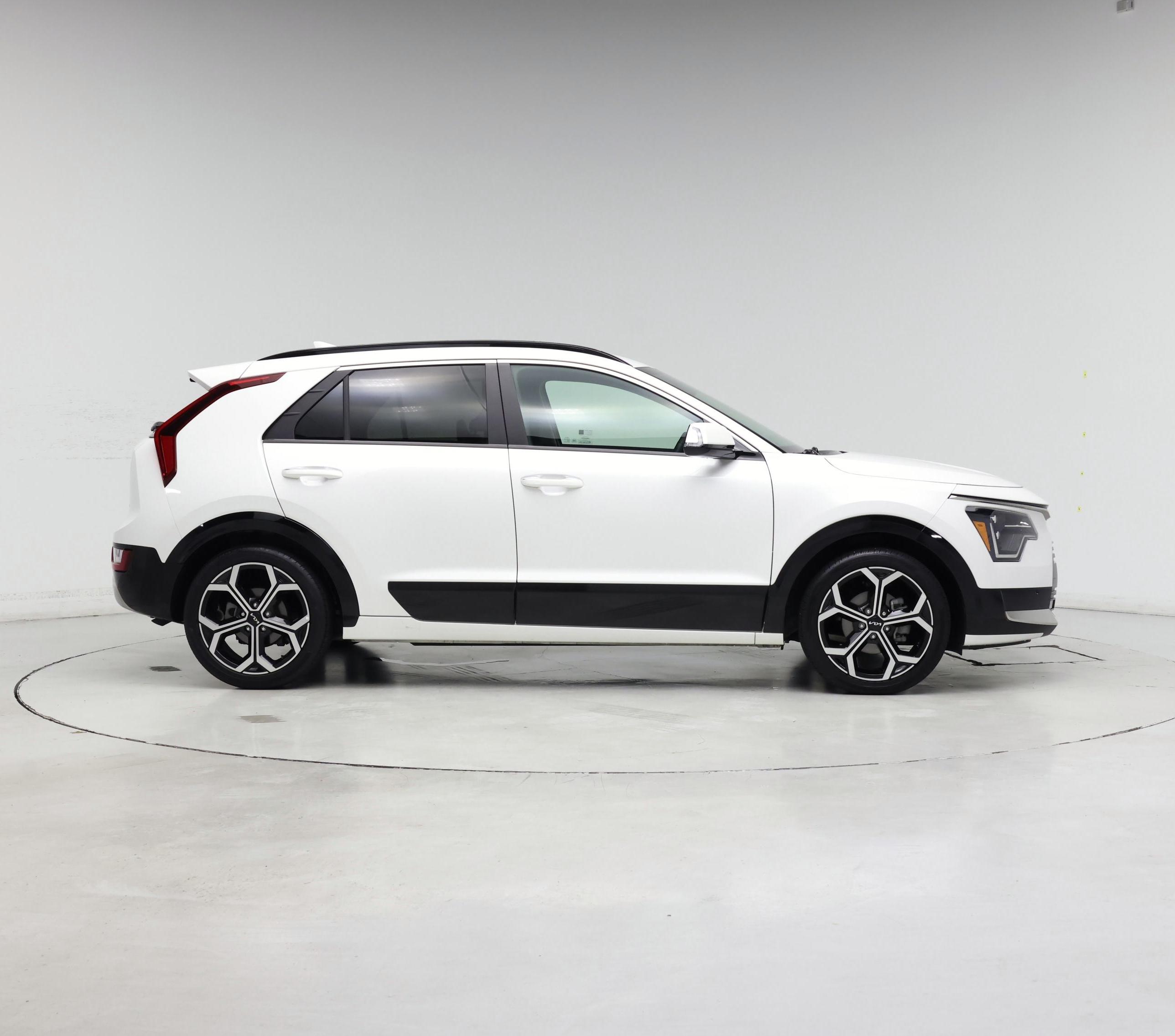 Thumbnail: 2024 Kia Niro - 7