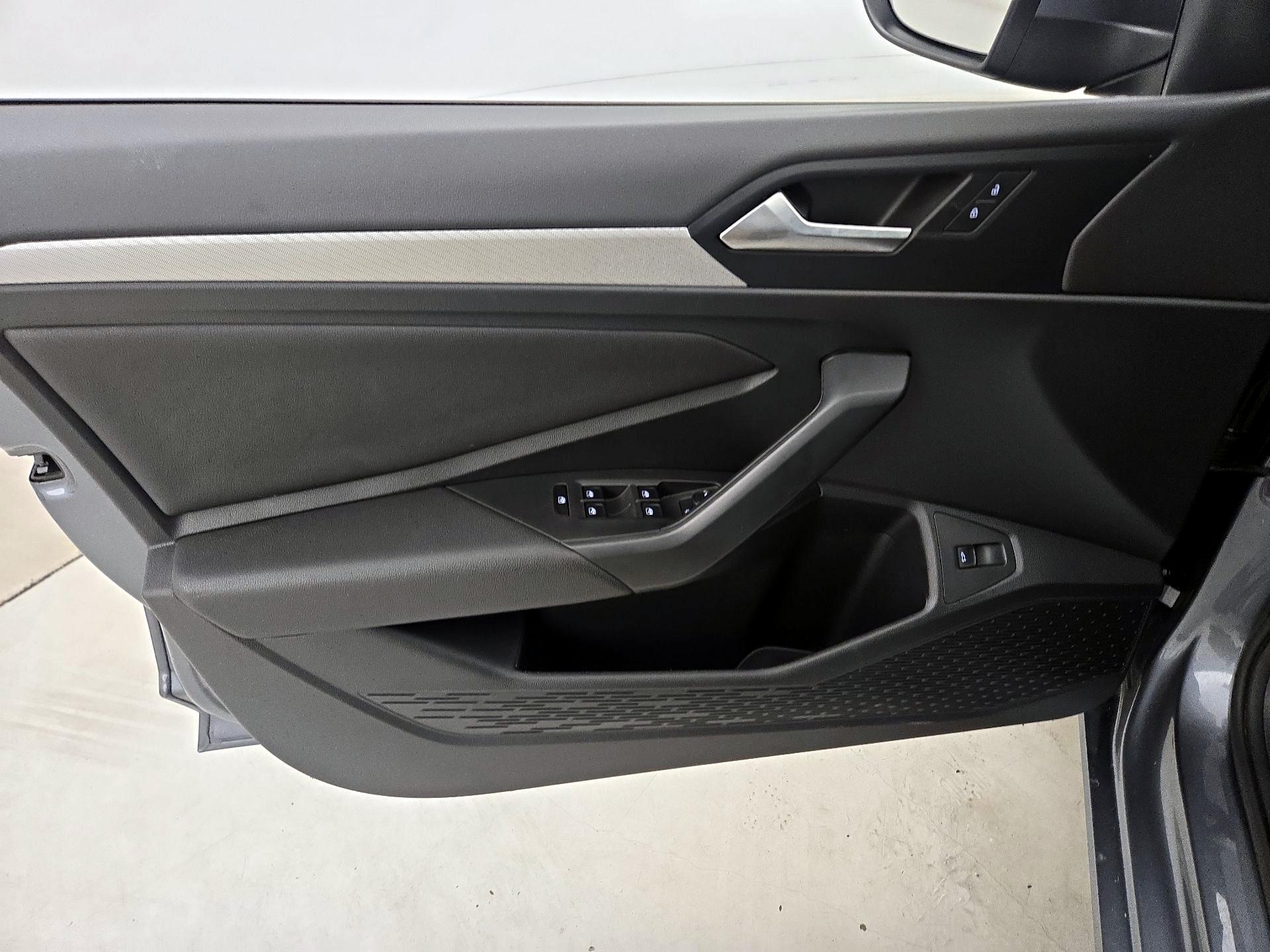 Thumbnail: 2020 Volkswagen Jetta - 12