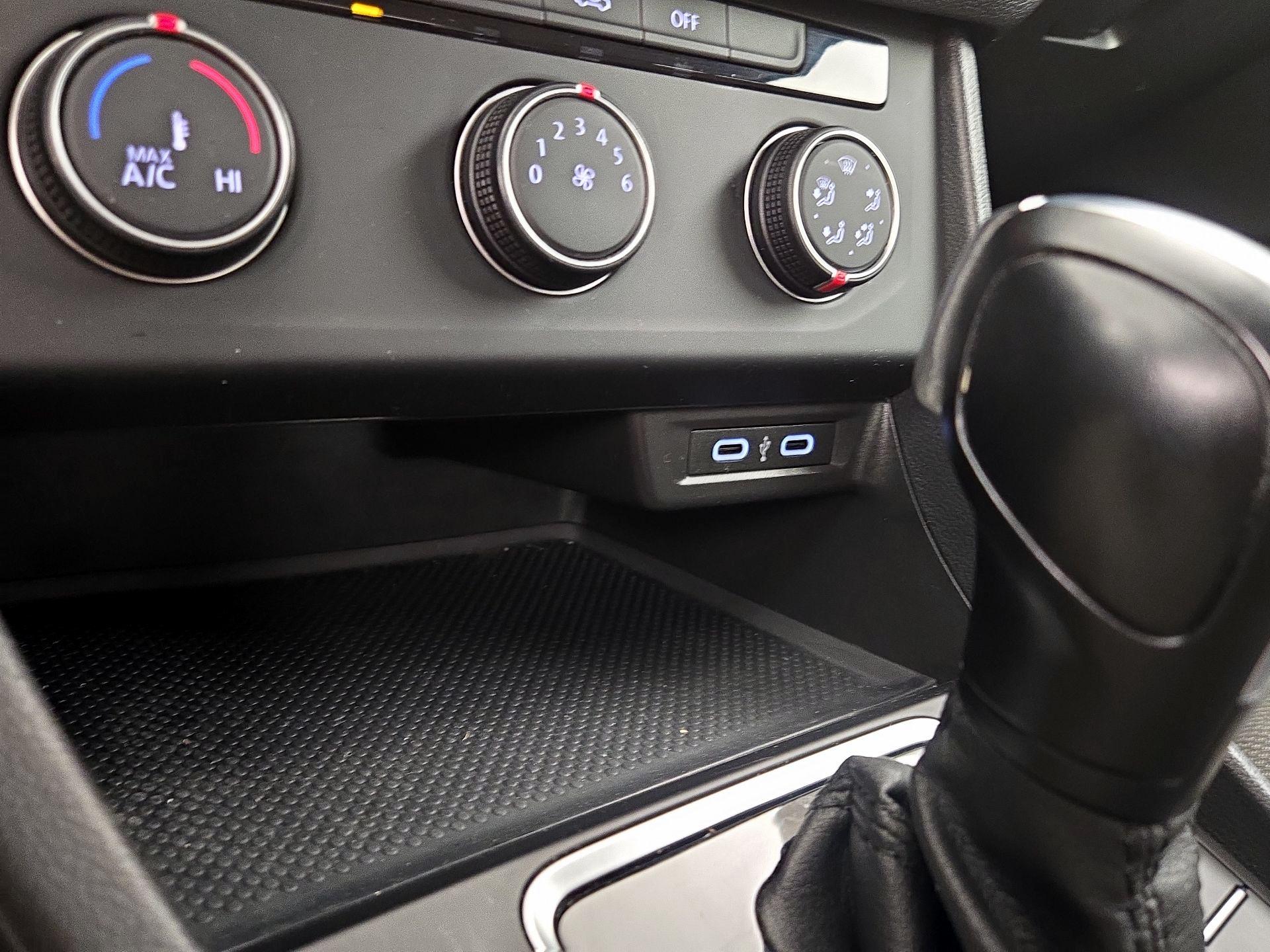 Thumbnail: 2020 Volkswagen Jetta - 18