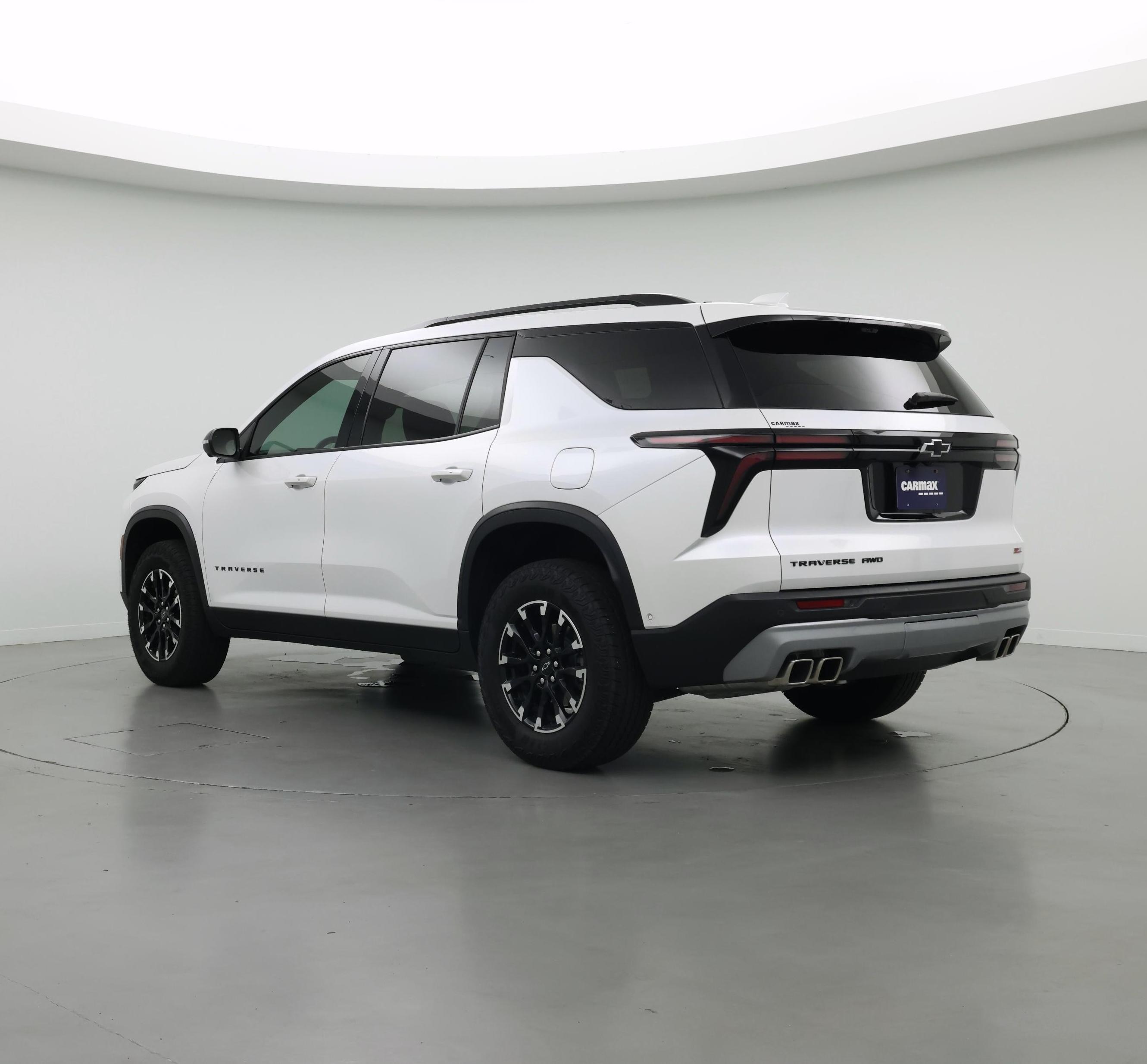 Thumbnail: 2024 Chevrolet Traverse - 2