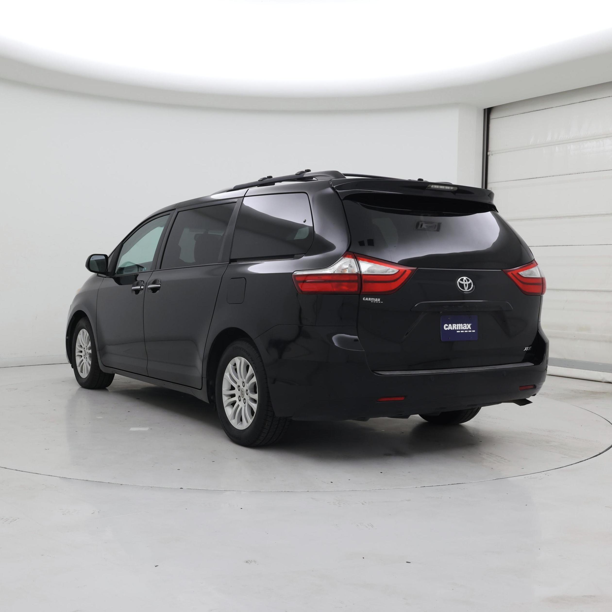 Thumbnail: 2015 Toyota Sienna - 2