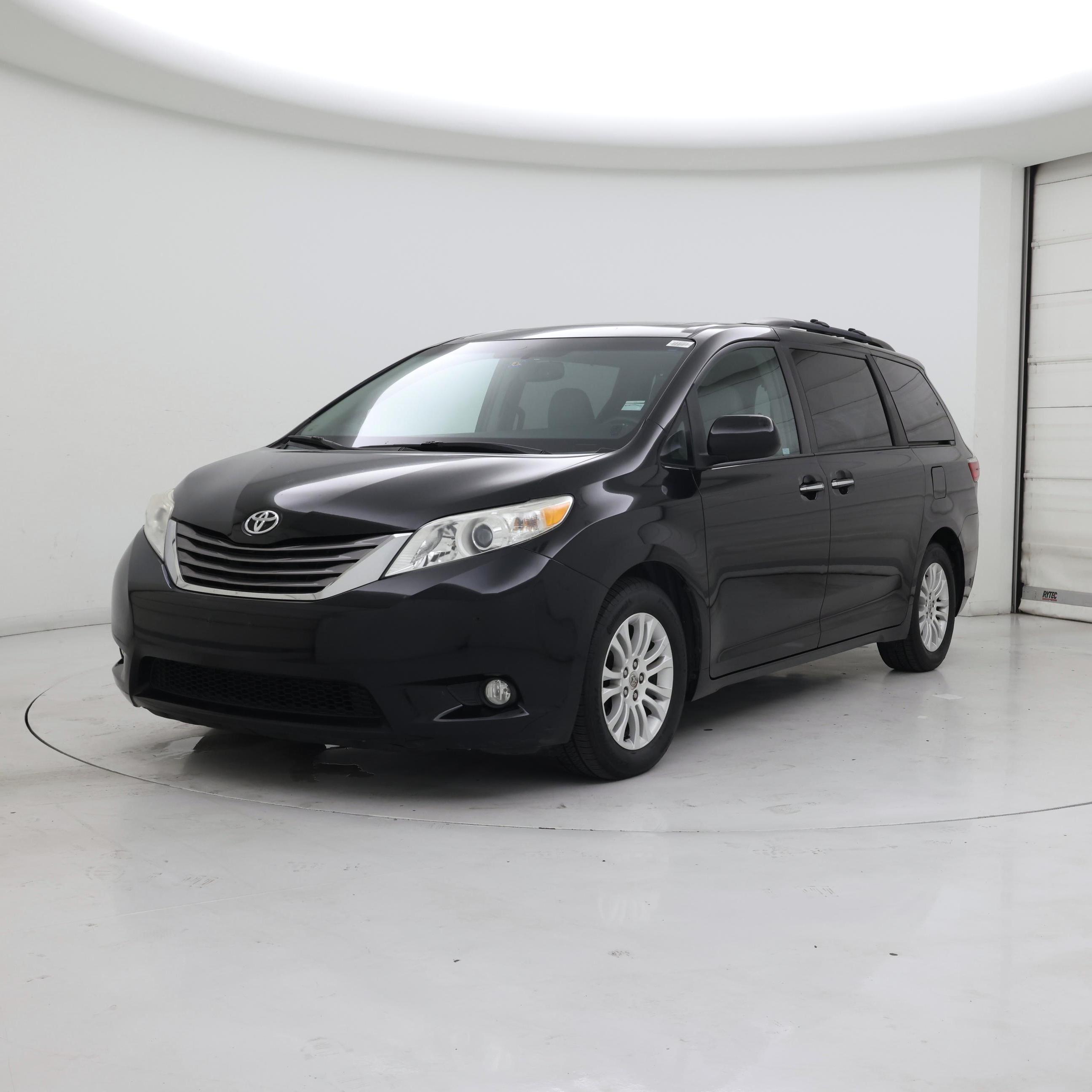 Thumbnail: 2015 Toyota Sienna - 4