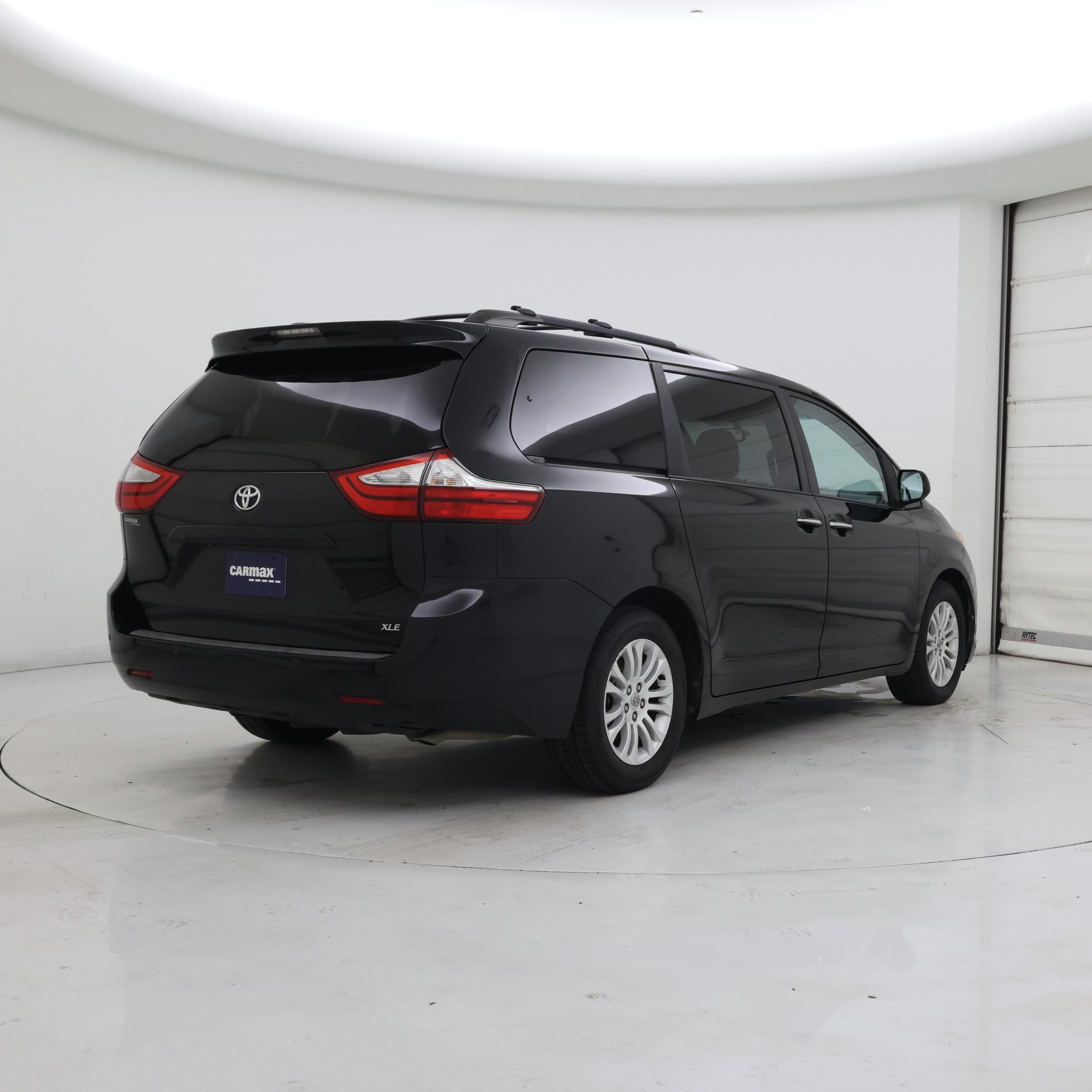 Thumbnail: 2015 Toyota Sienna - 8