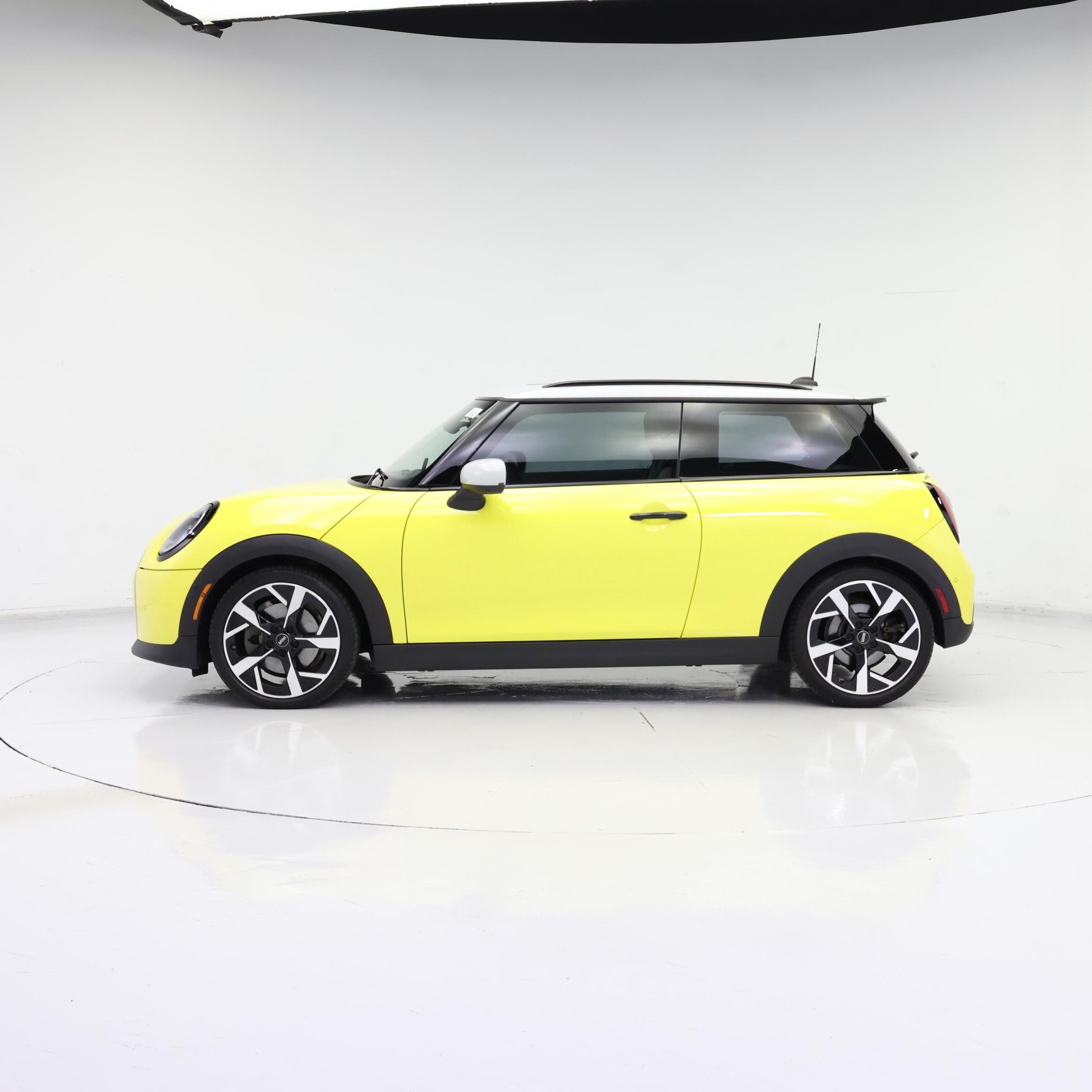 Thumbnail: 2025 MINI Cooper Hardtop - 3