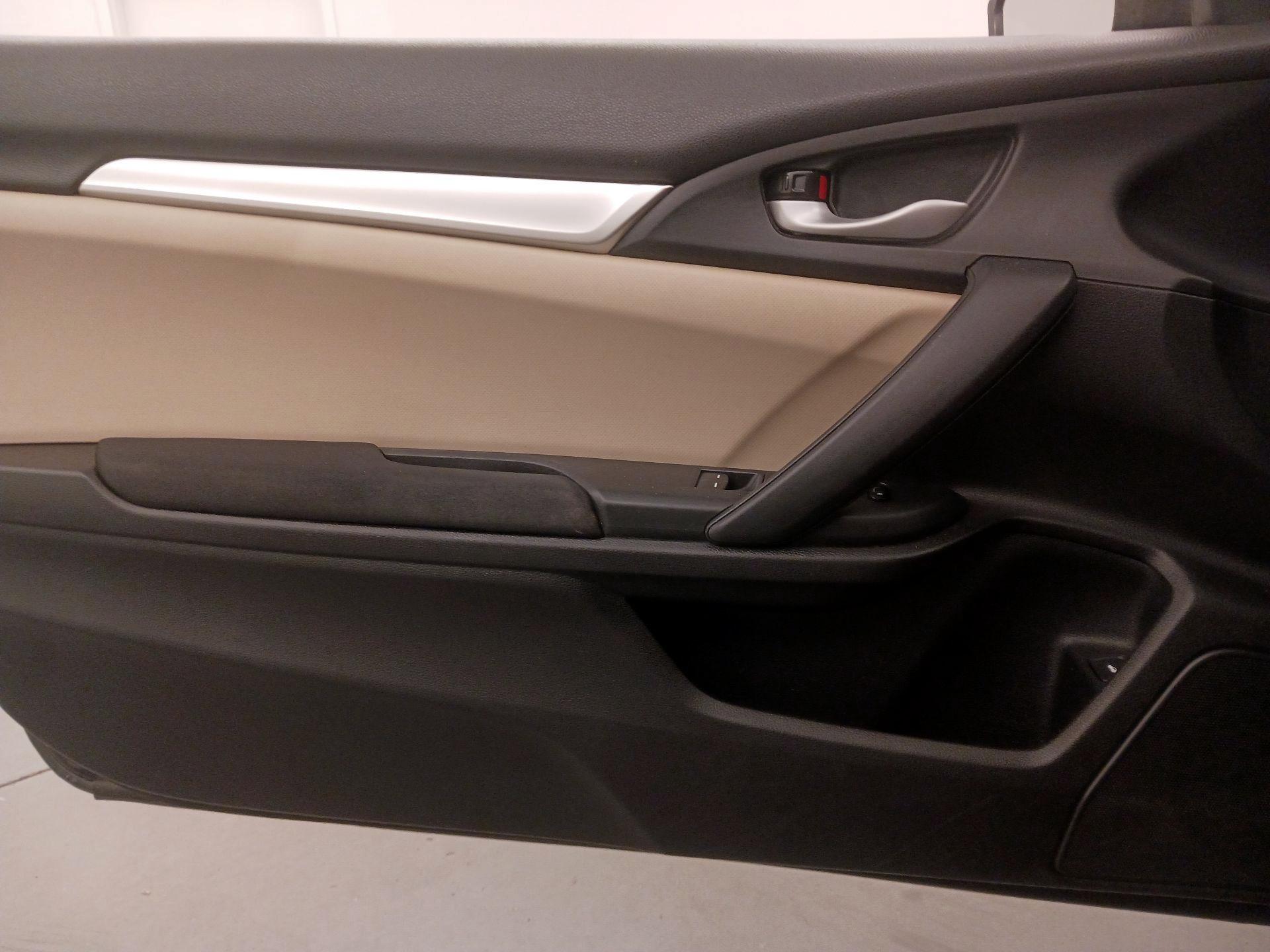Thumbnail: 2017 Honda Civic - 12