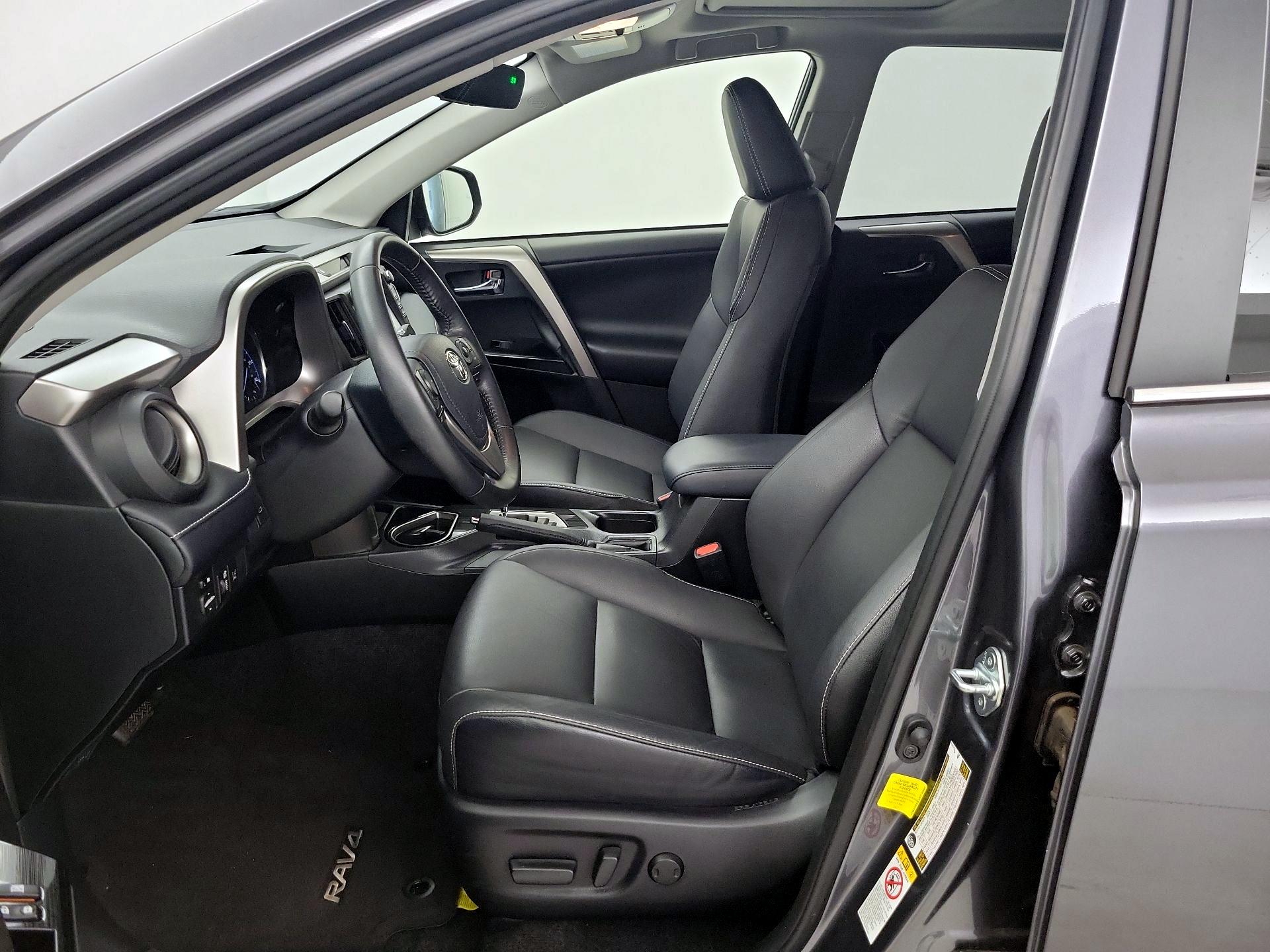 Thumbnail: 2018 Toyota RAV4 - 11