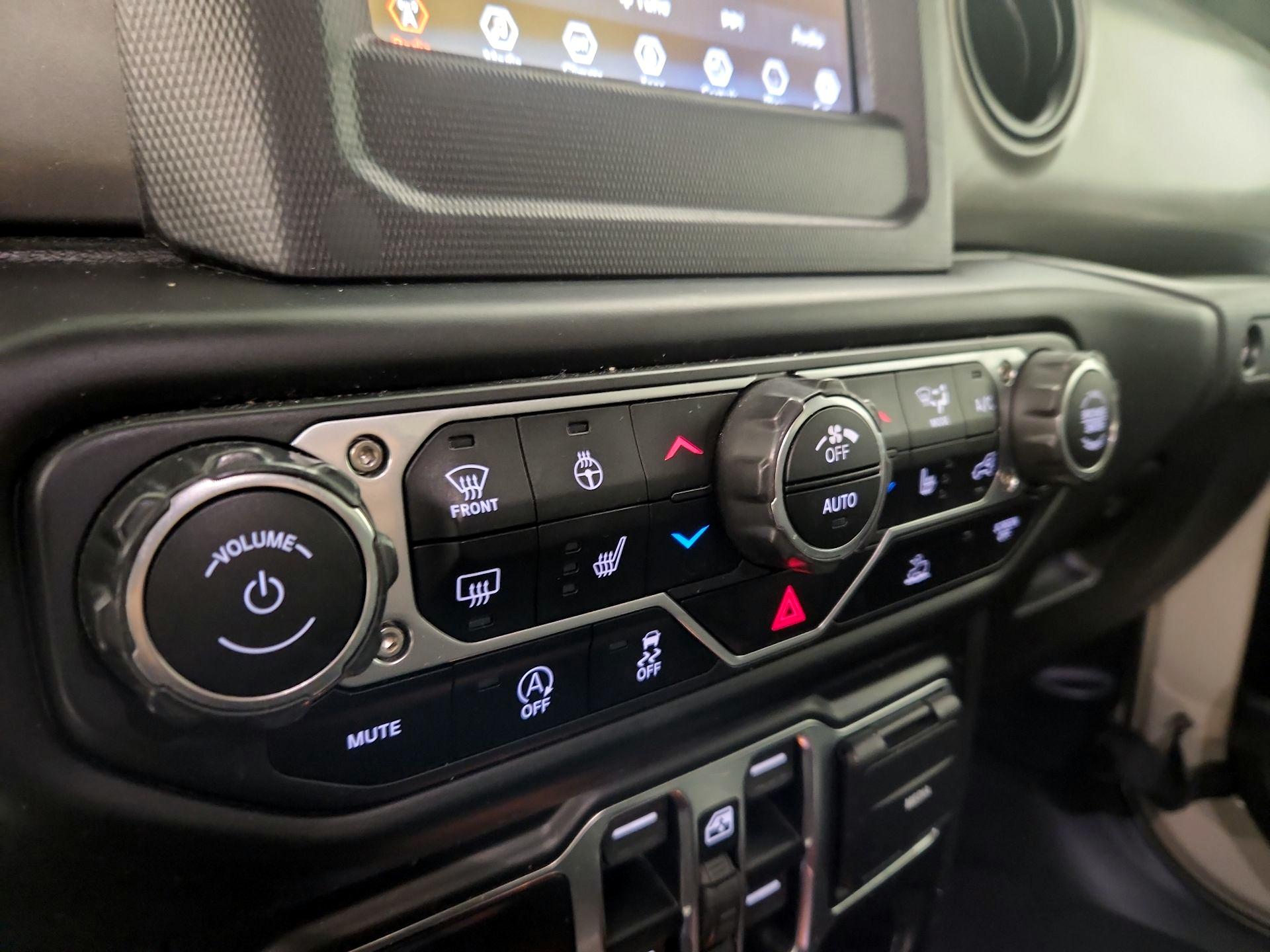 Thumbnail: 2020 Jeep Gladiator - 16