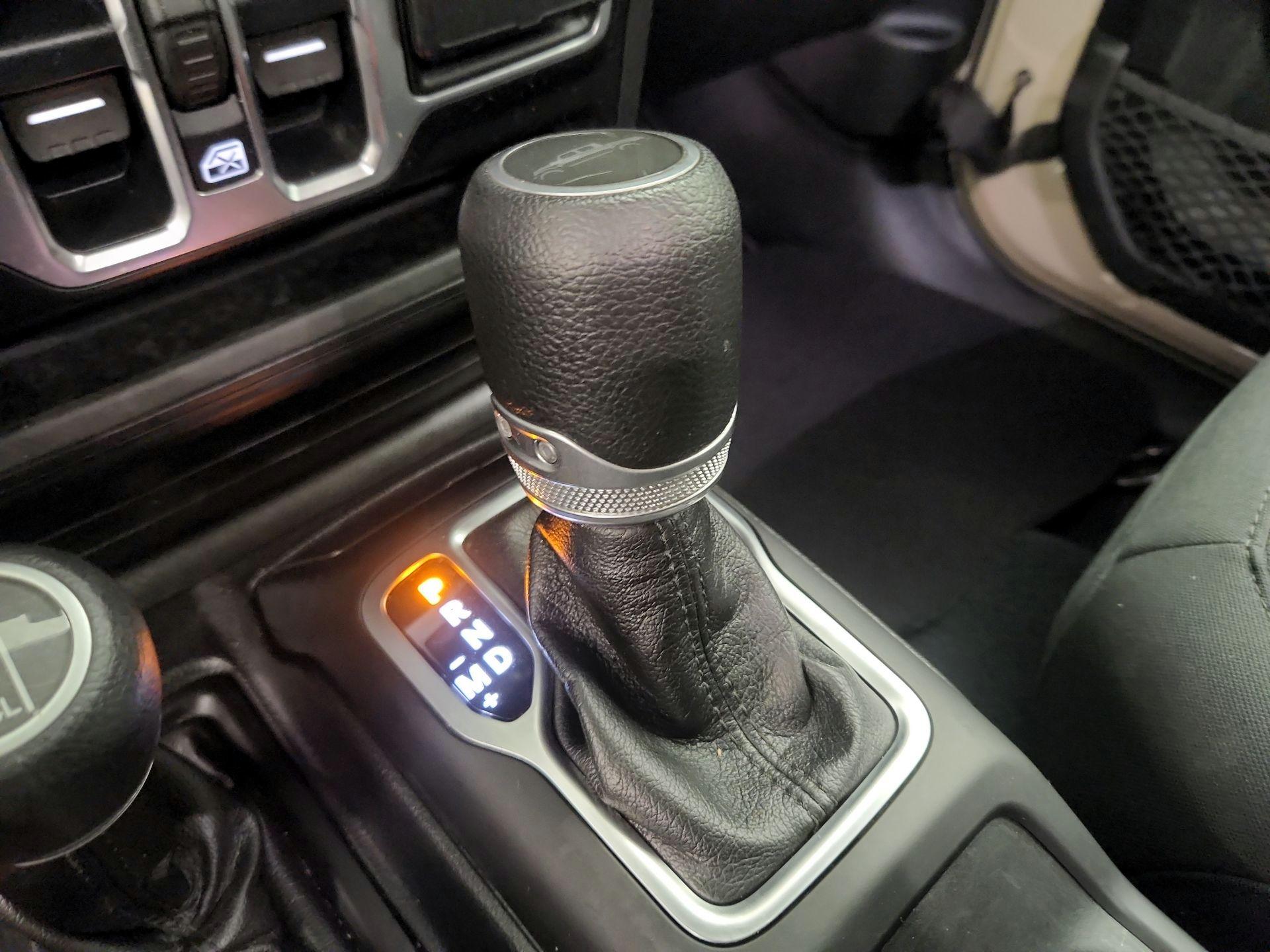 Thumbnail: 2020 Jeep Gladiator - 17