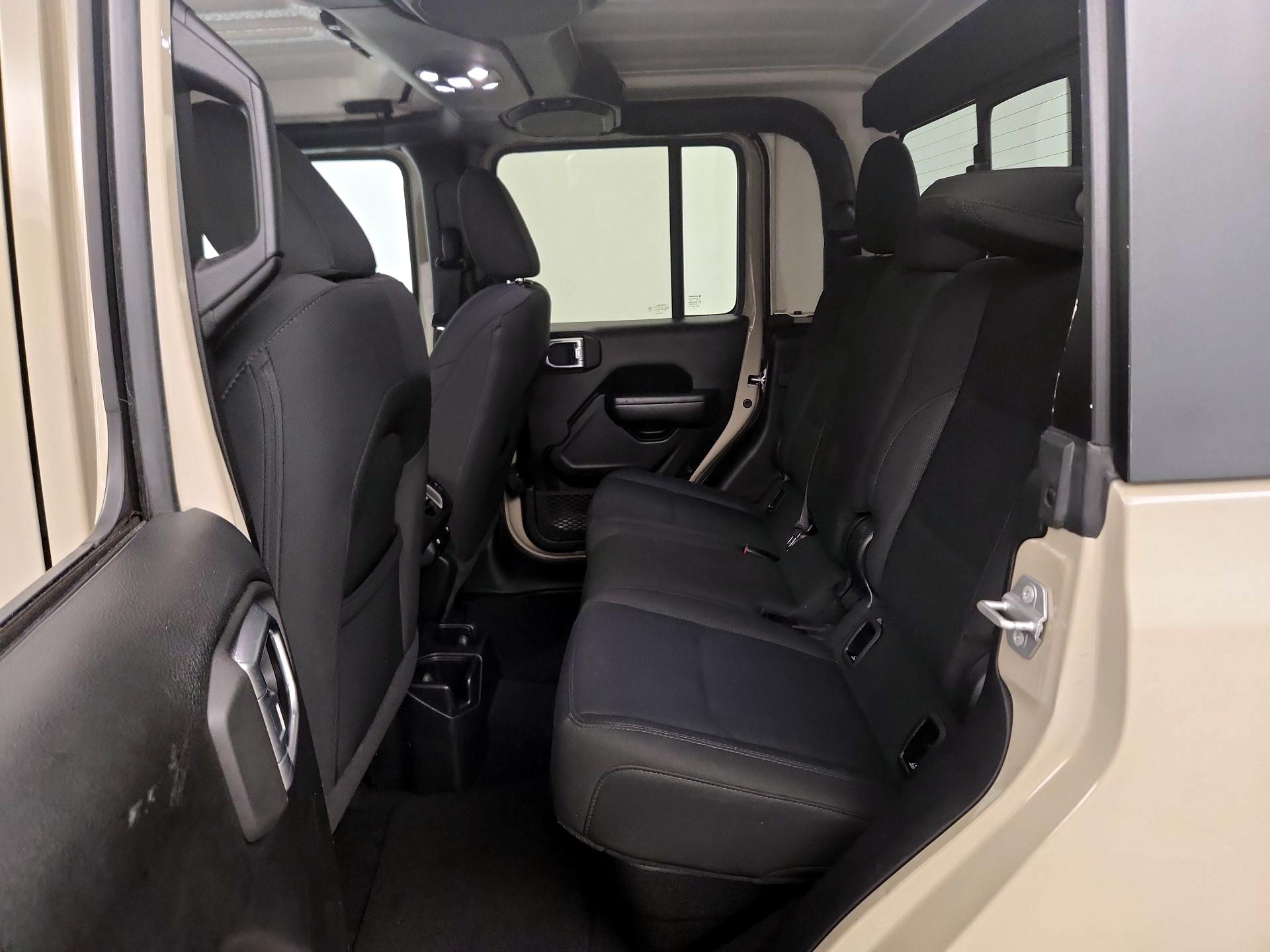 Thumbnail: 2020 Jeep Gladiator - 19