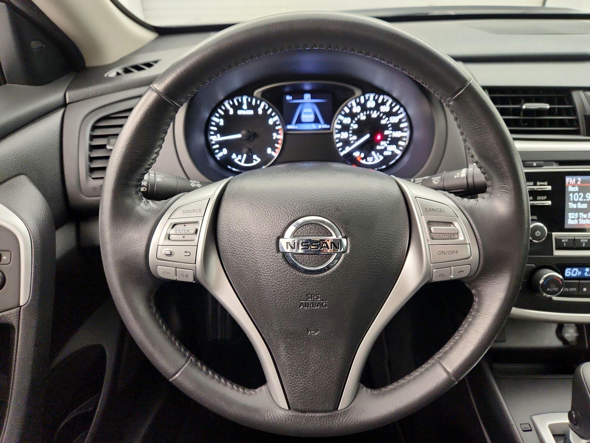 Thumbnail: 2017 Nissan Altima - 10
