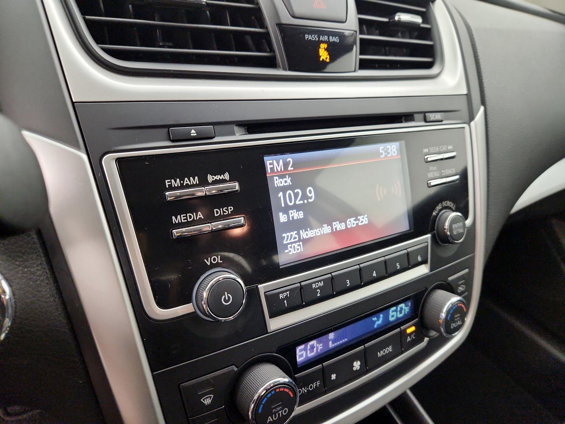 Thumbnail: 2017 Nissan Altima - 15