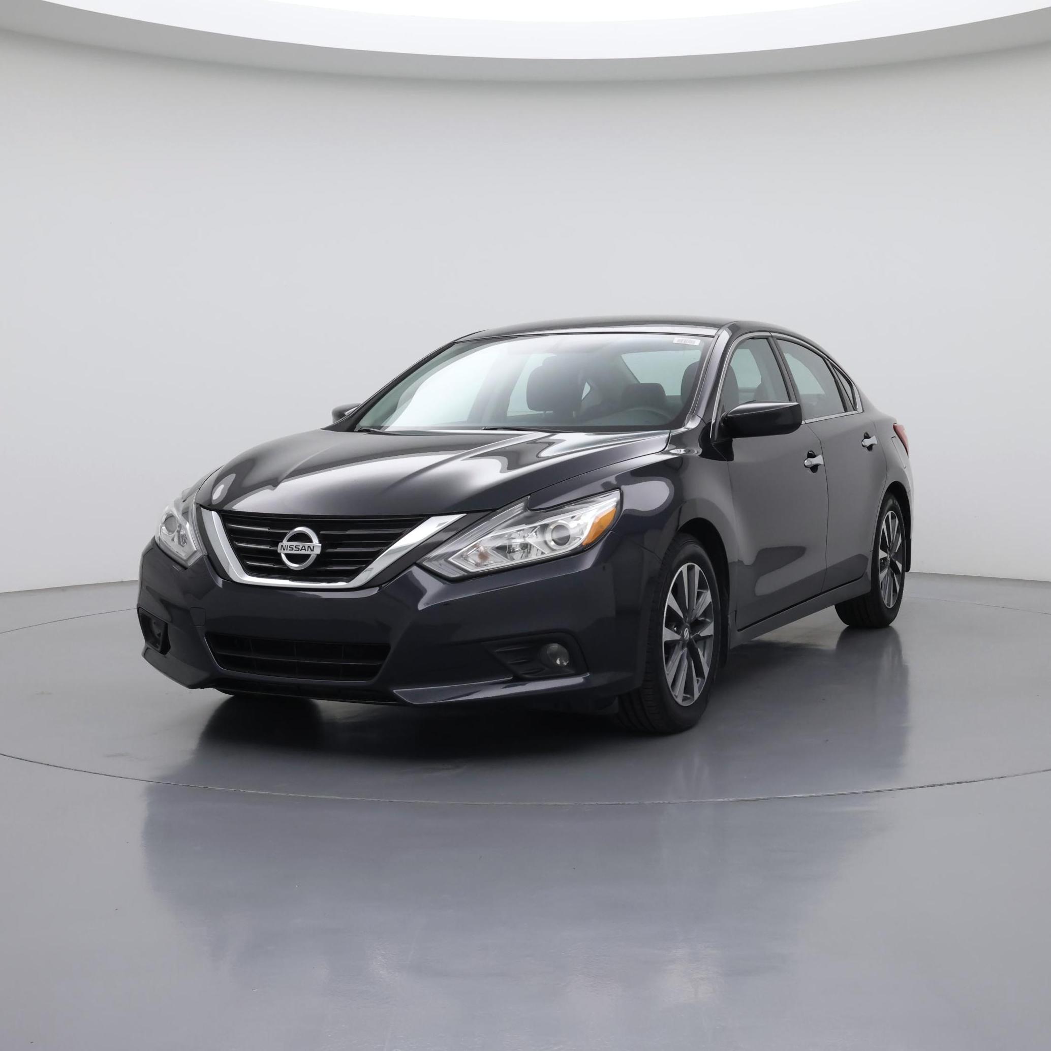 Thumbnail: 2017 Nissan Altima - 4
