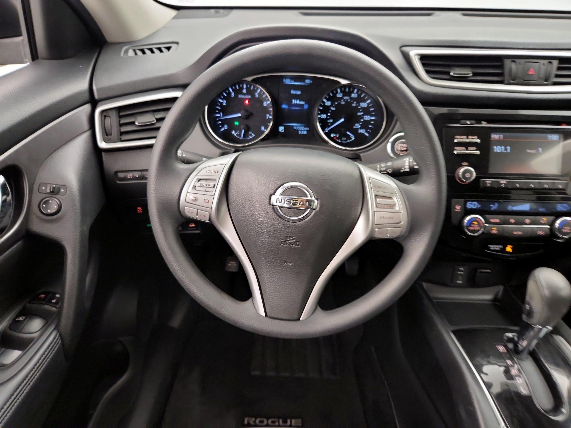 Thumbnail: 2016 Nissan Rogue - 10