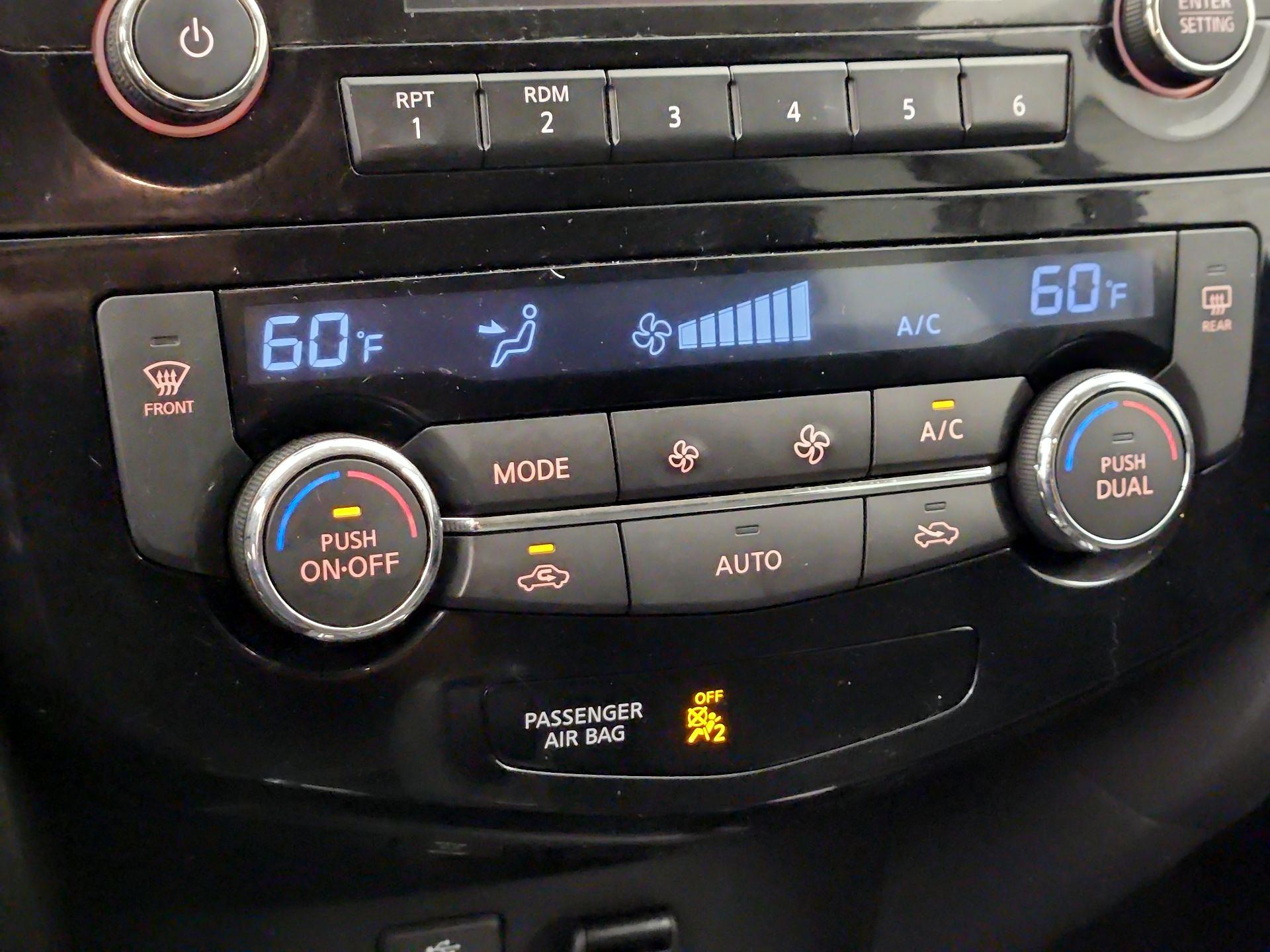 Thumbnail: 2016 Nissan Rogue - 16