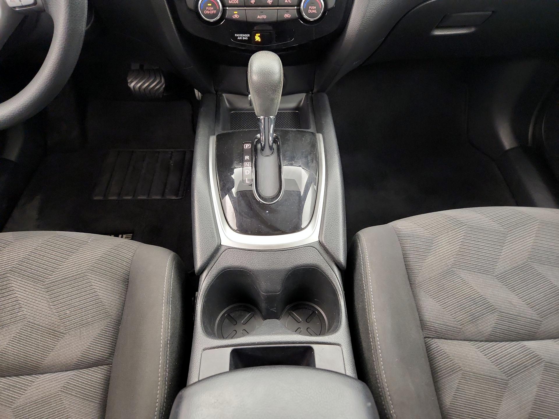 Thumbnail: 2016 Nissan Rogue - 17