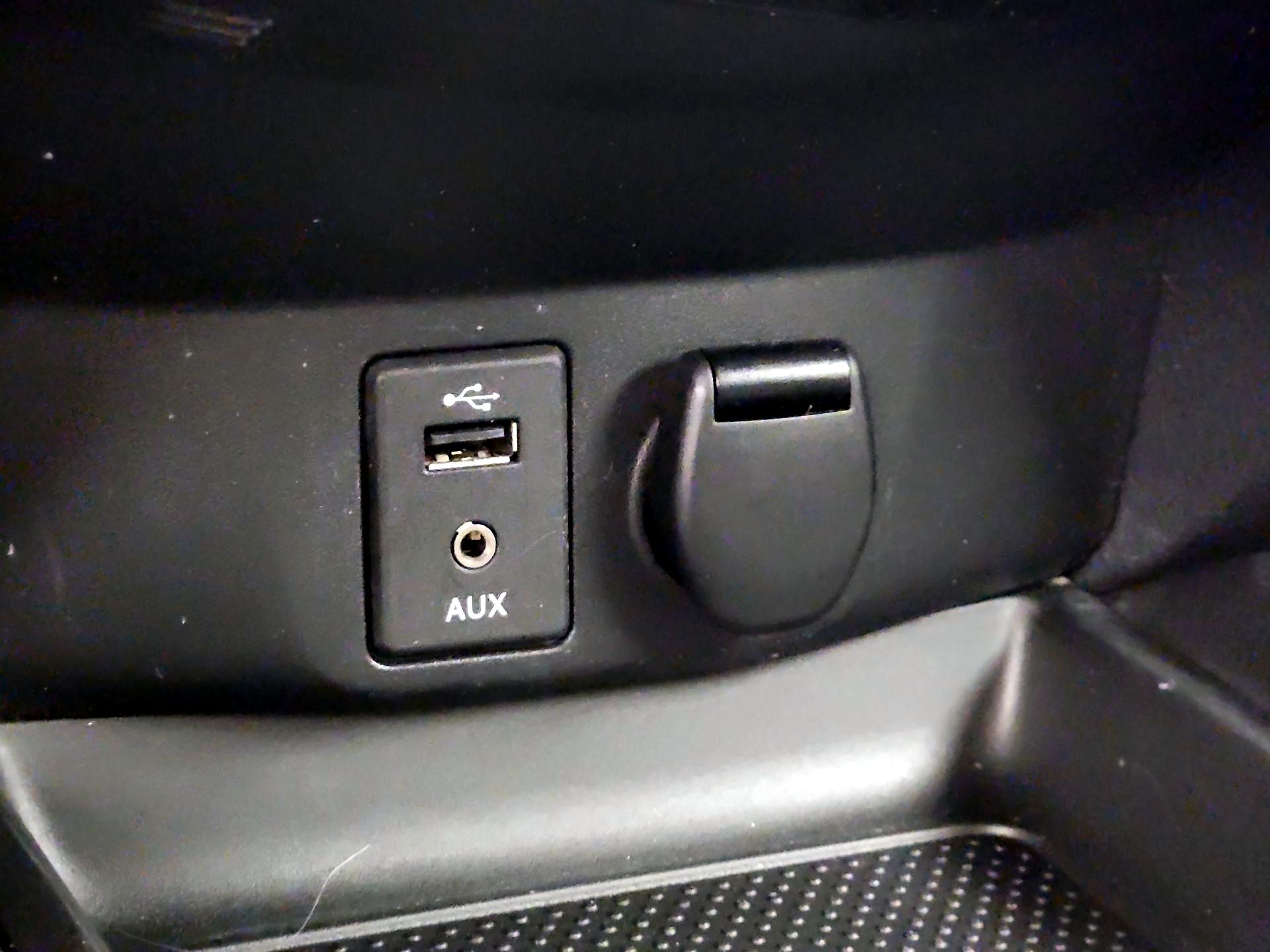 Thumbnail: 2016 Nissan Rogue - 18