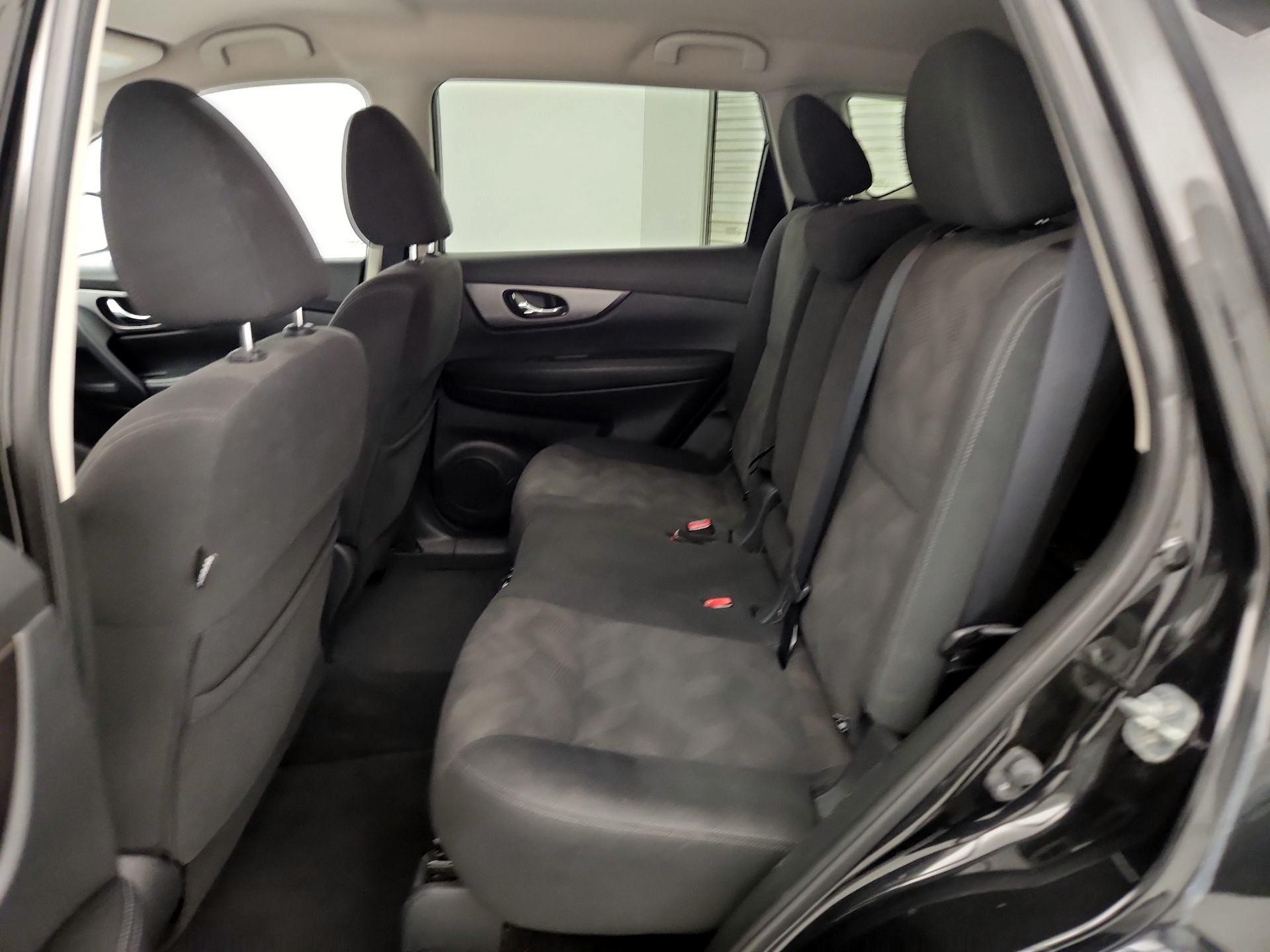 Thumbnail: 2016 Nissan Rogue - 19