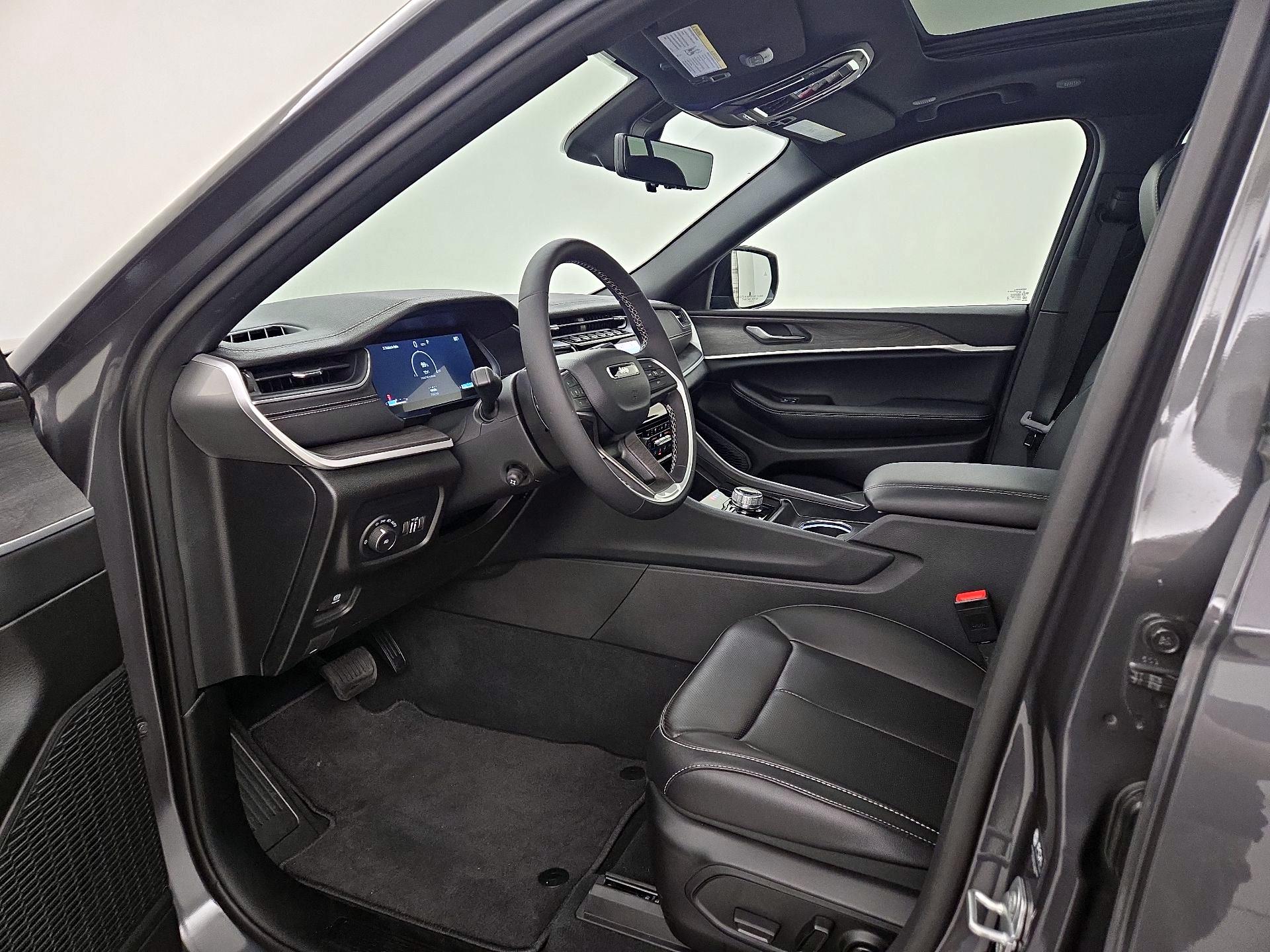 Thumbnail: 2025 Jeep Grand Cherokee - 11
