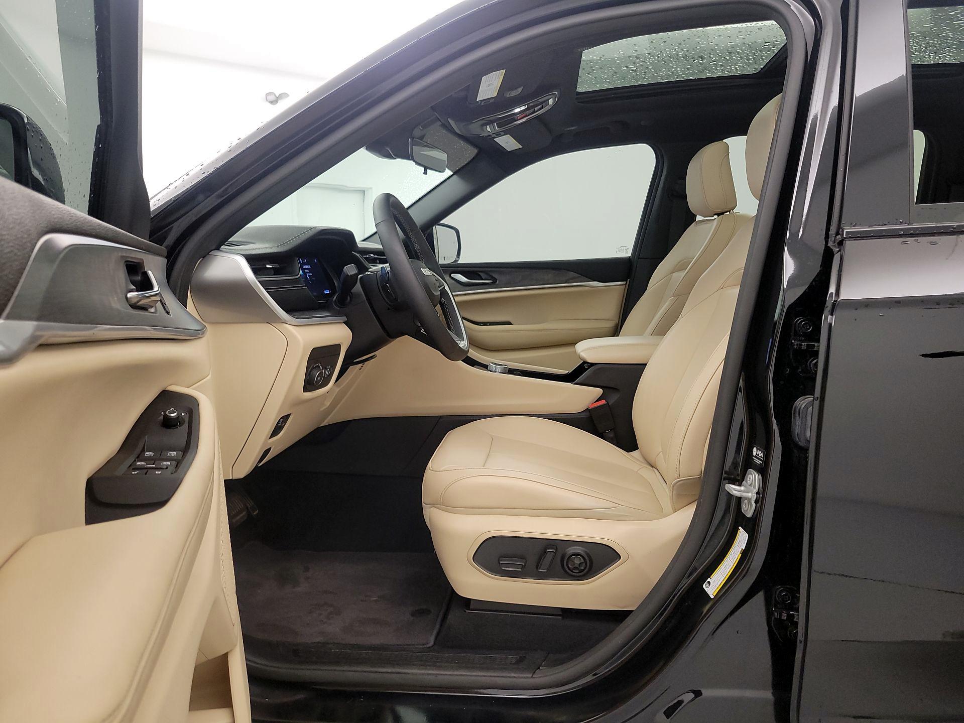 Thumbnail: 2025 Jeep Grand Cherokee - 11