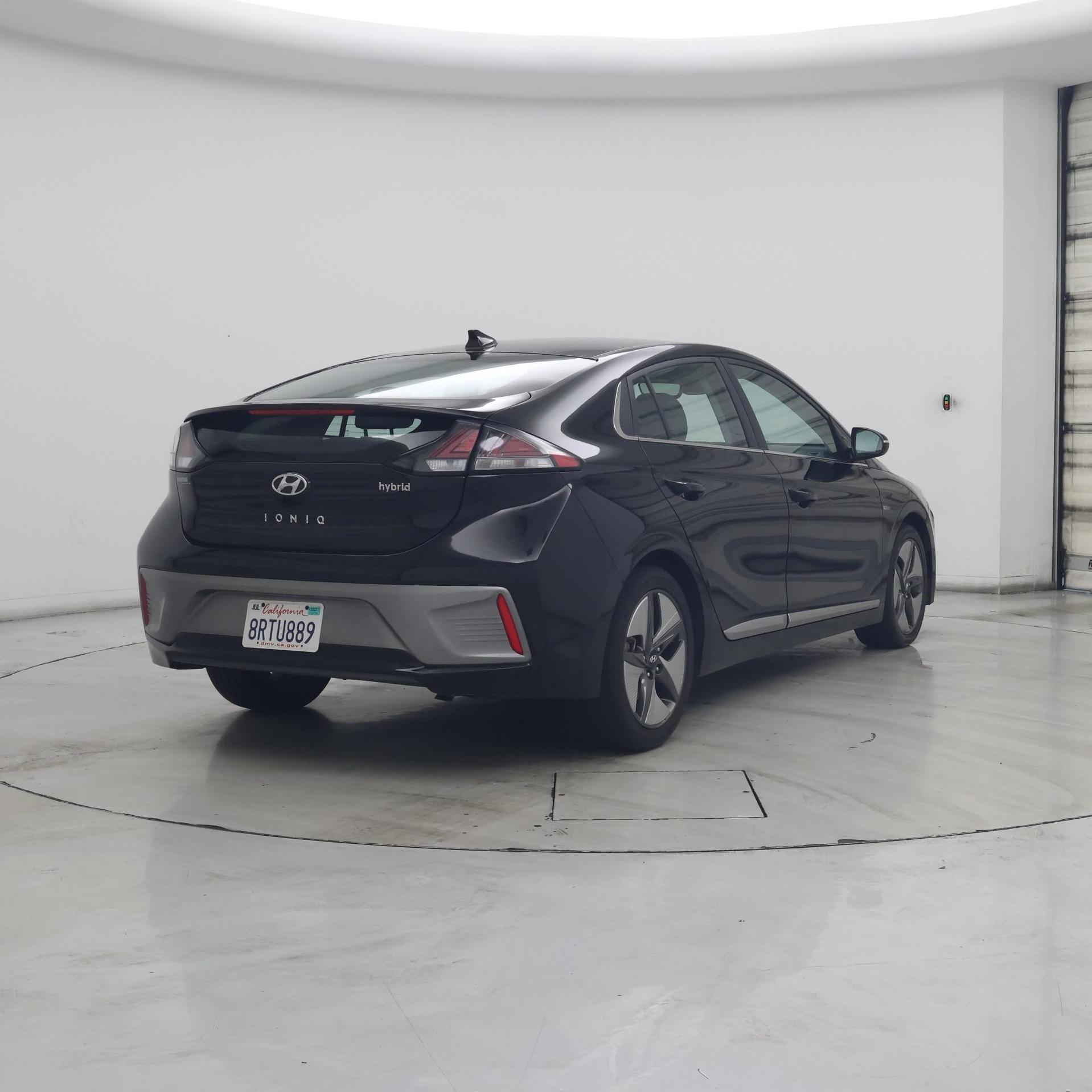 Thumbnail: 2020 Hyundai Ioniq - 8