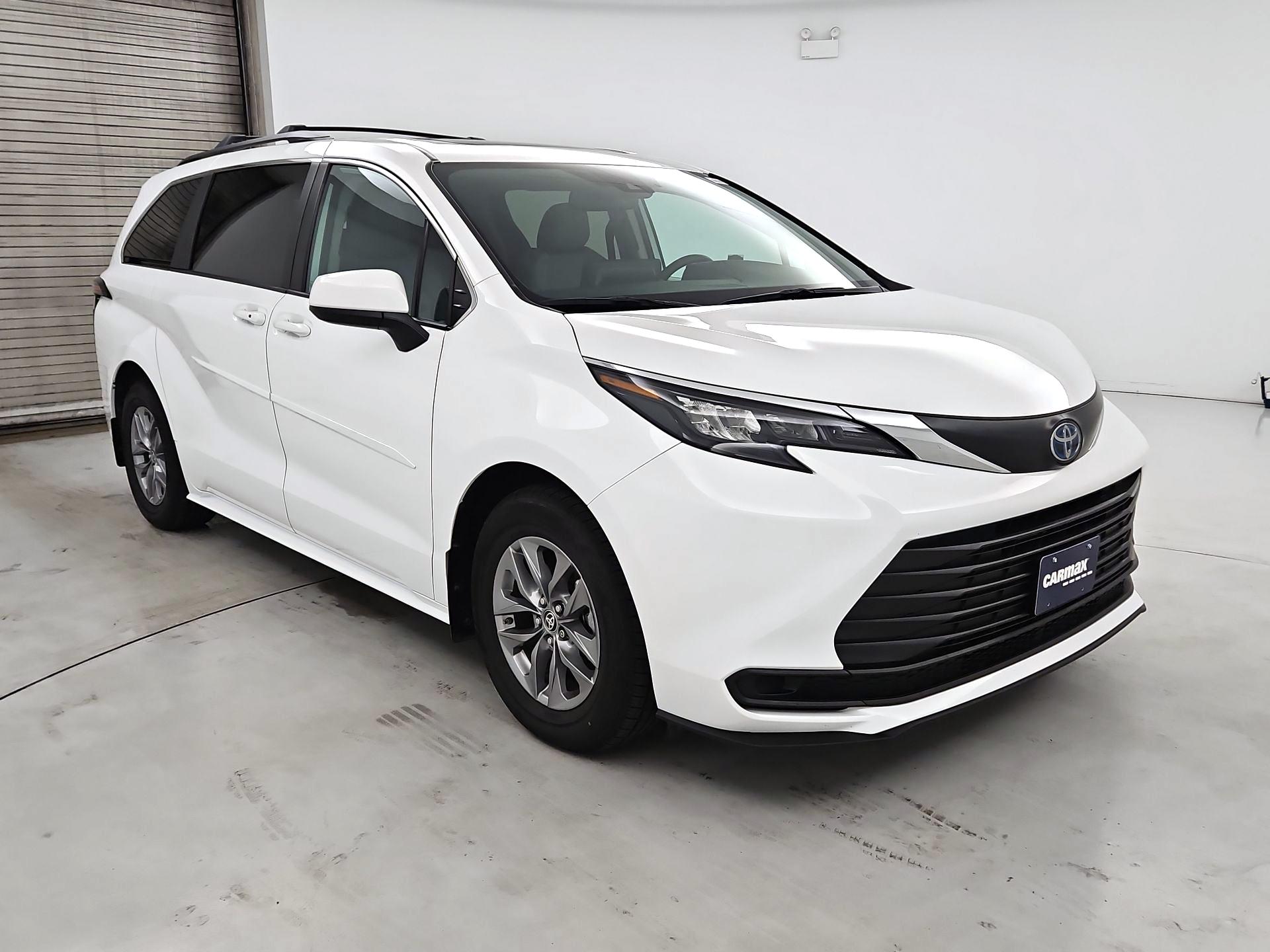 Thumbnail: 2024 Toyota Sienna - 1